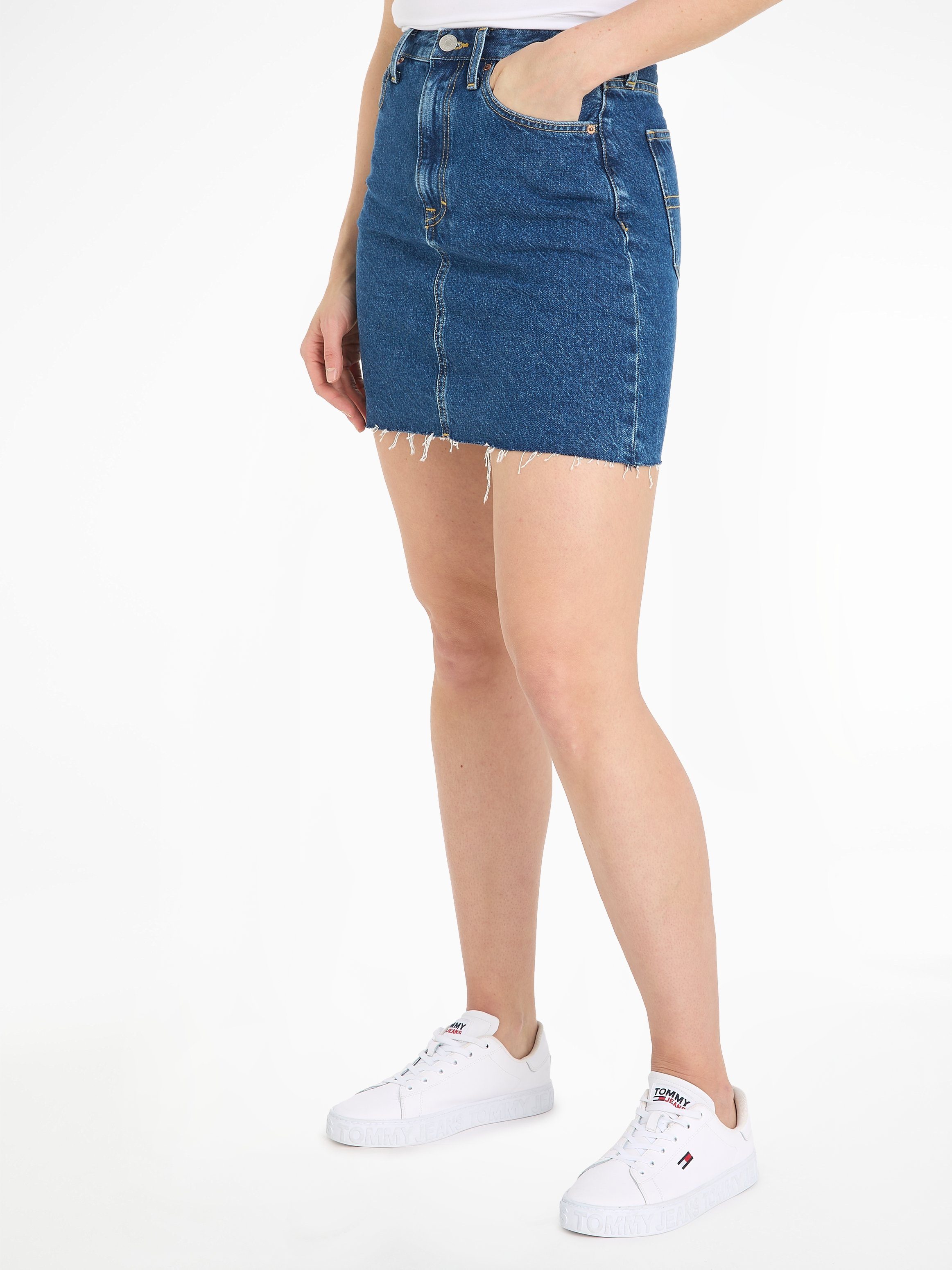 Tommy Jeans Jeansrock MOM UH SKIRT AH4035 Webrock mit Logostickerei