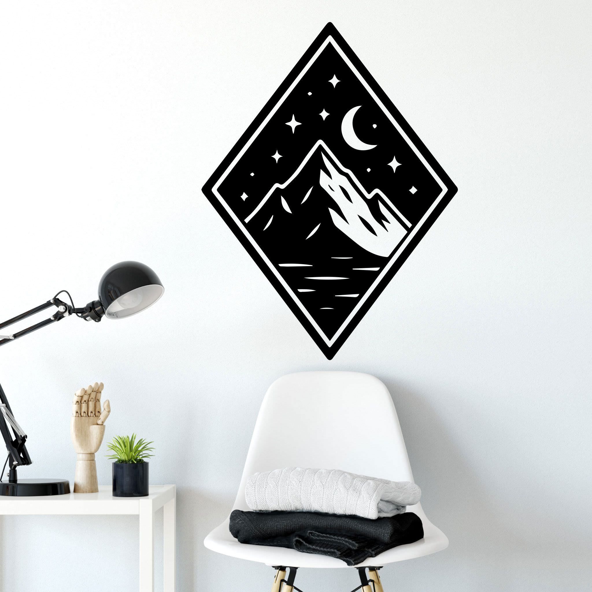 Sunnywall Wandtattoo Berglandschaft mit Sternenhimmel – Rautendesign in Schwarz, selbstklebend, konturgeschnitten, rückstandslos entfernbar