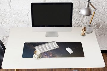 MuchoWow Gaming Mauspad Die Milchstraße und die Sternschnuppe (1-St), Gaming, Büro, Mousepad, 90x30 cm, XXL, Großes, Mausunterlage