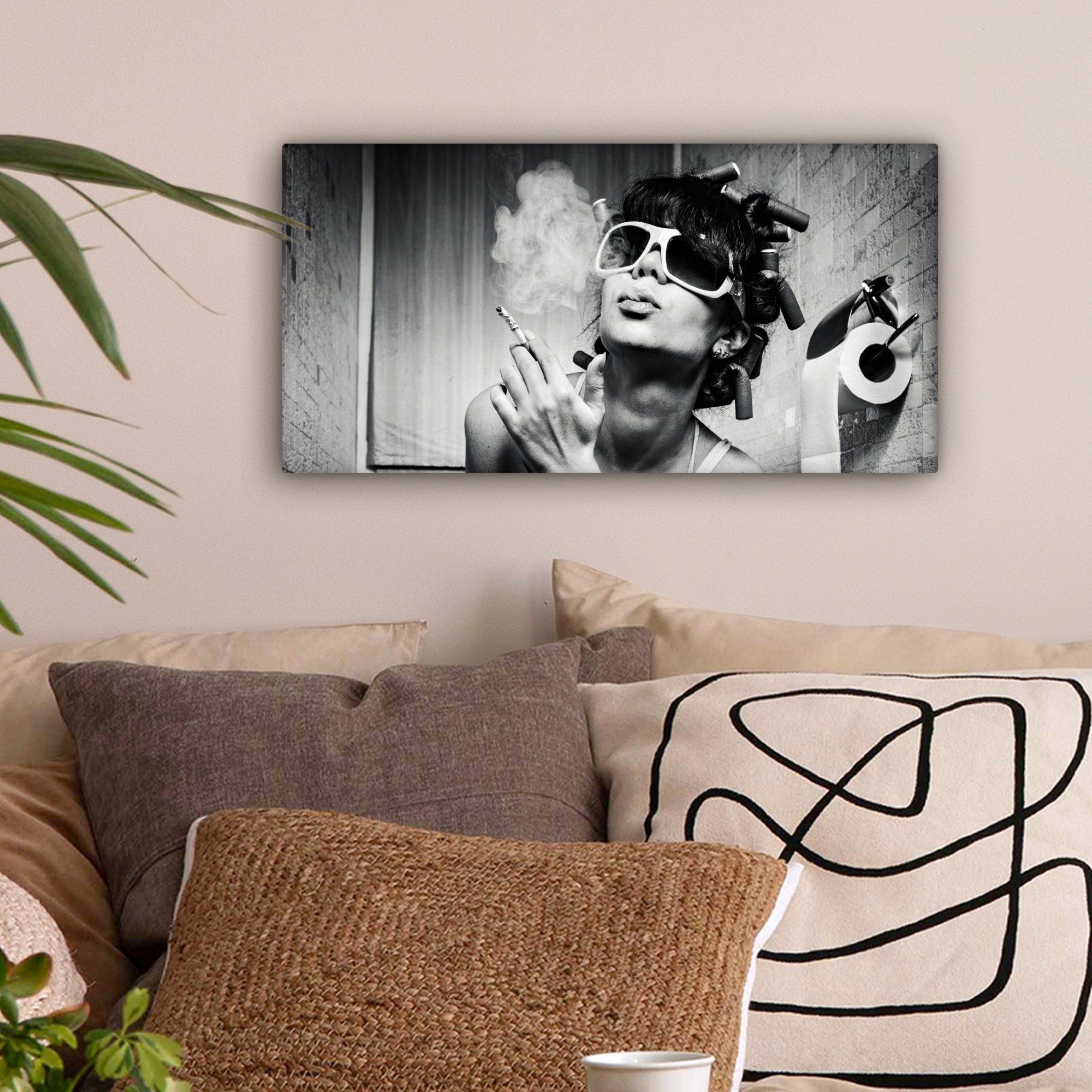 OneMillionCanvasses® Leinwandbild Panorama Frau - Vintage - Lockenwickler - Toilette - Zigarette, Fotodruck (1 St), Leinwand Bilder für Wohnzimmer Schlafzimmer 60x30 cm