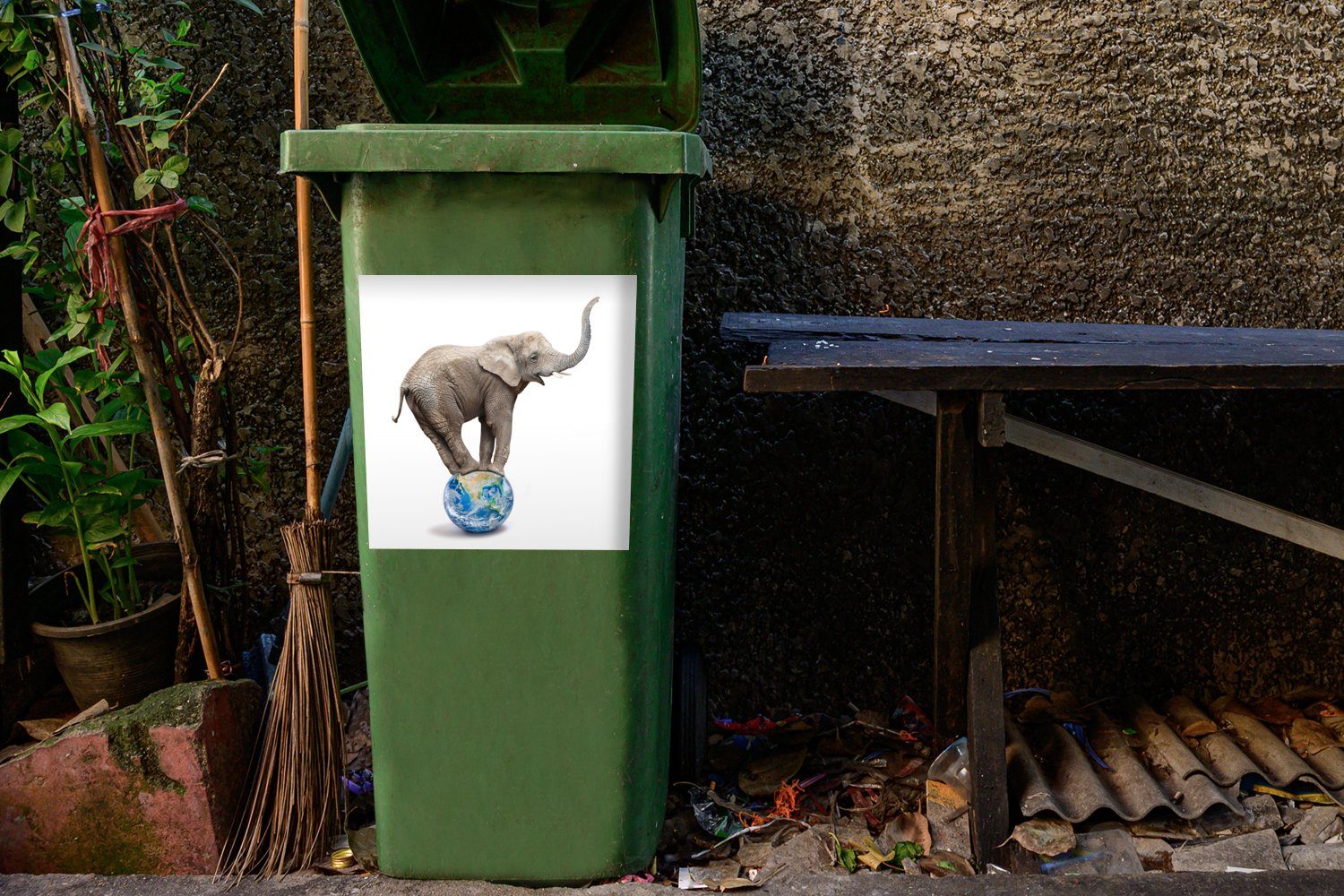 MuchoWow Wandsticker Elefant - Globus St), (1 Mülltonne, Abfalbehälter Sticker, Mülleimer-aufkleber, Container, - Weiß