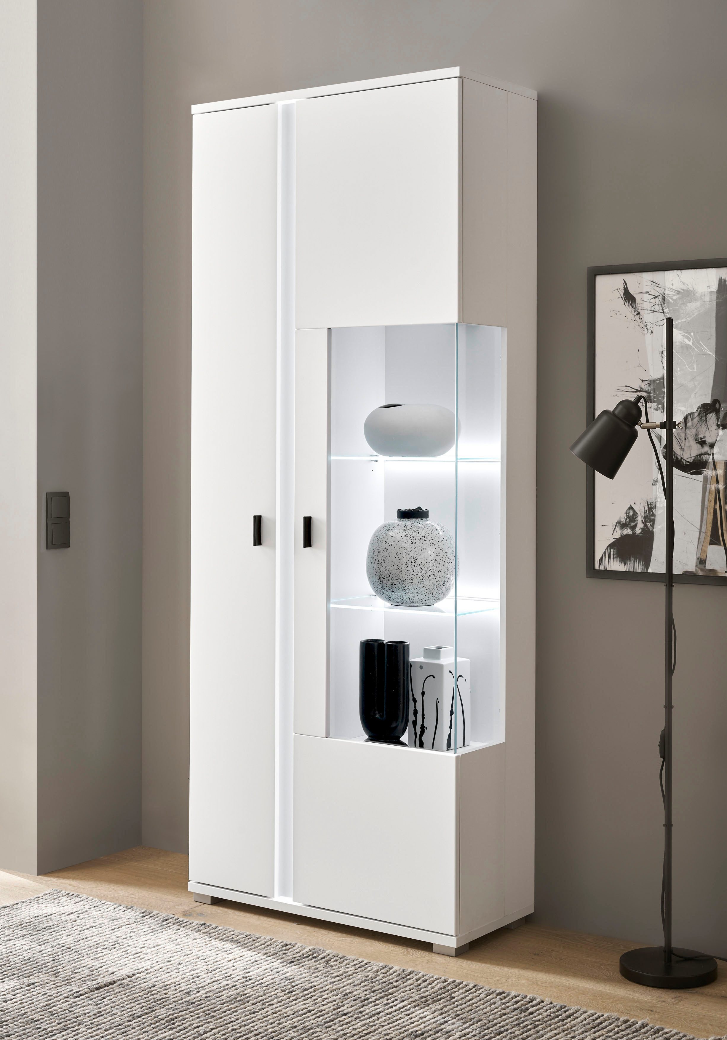 INOSIGN Vitrine LONG ISLAND, Stauraumvitrine (1-St) in moderner Trendfarbe,inklusive senkrechter Beleuchtung,Breite 80 cm