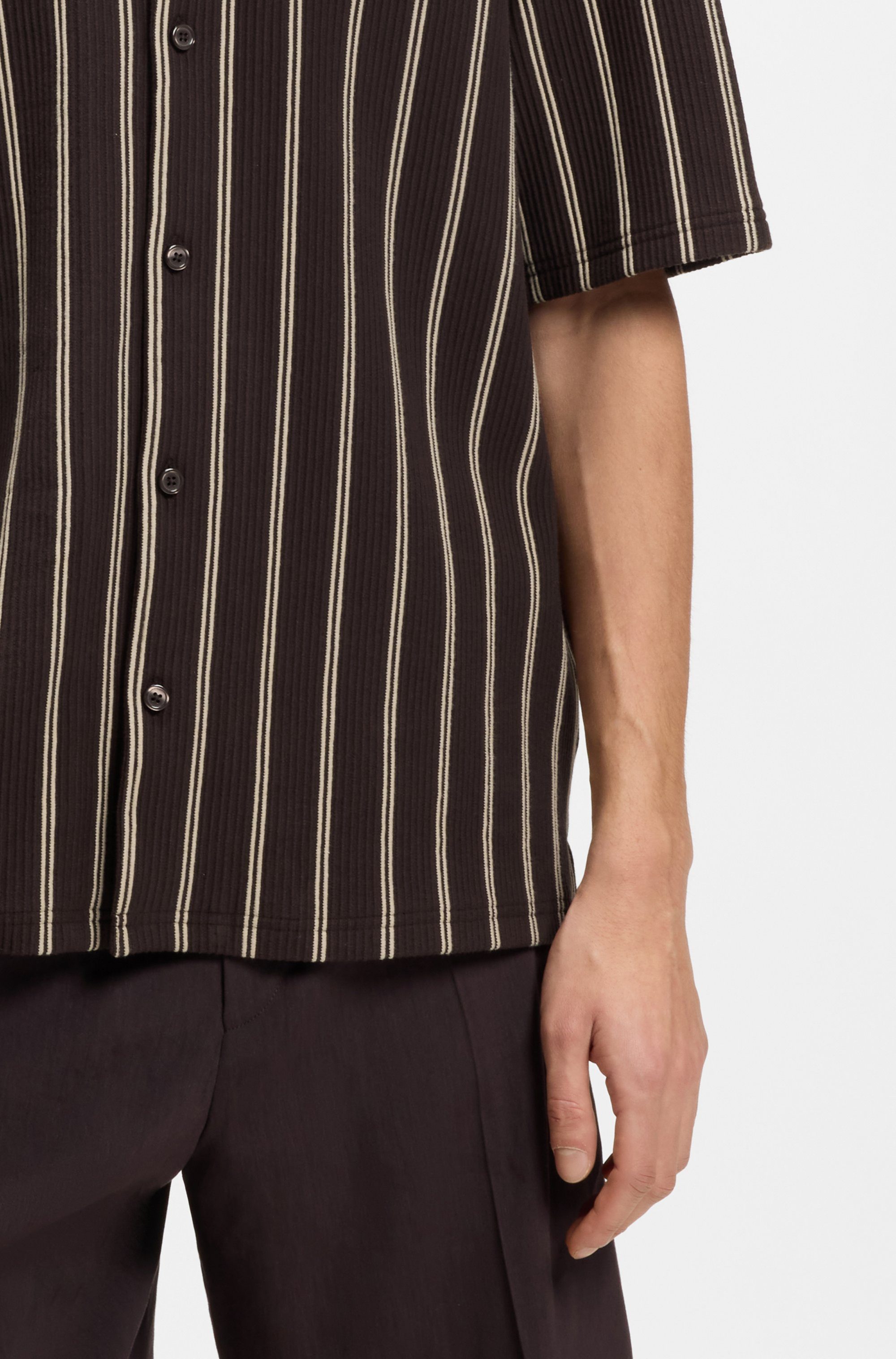 BOSS Kurzarmhemd LARS CAMP B Overshirt mit Freizeitkragen, Relaxed Fit