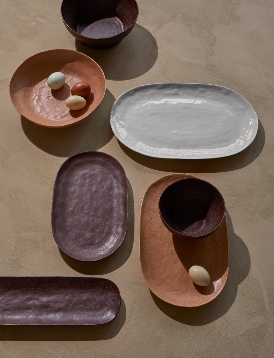 Broste Copenhagen Servierplatte Shape Soft Grey Platte 40 x 25 cm, Porzellan mit reaktiver Glasur, (Platten), Shape Teller