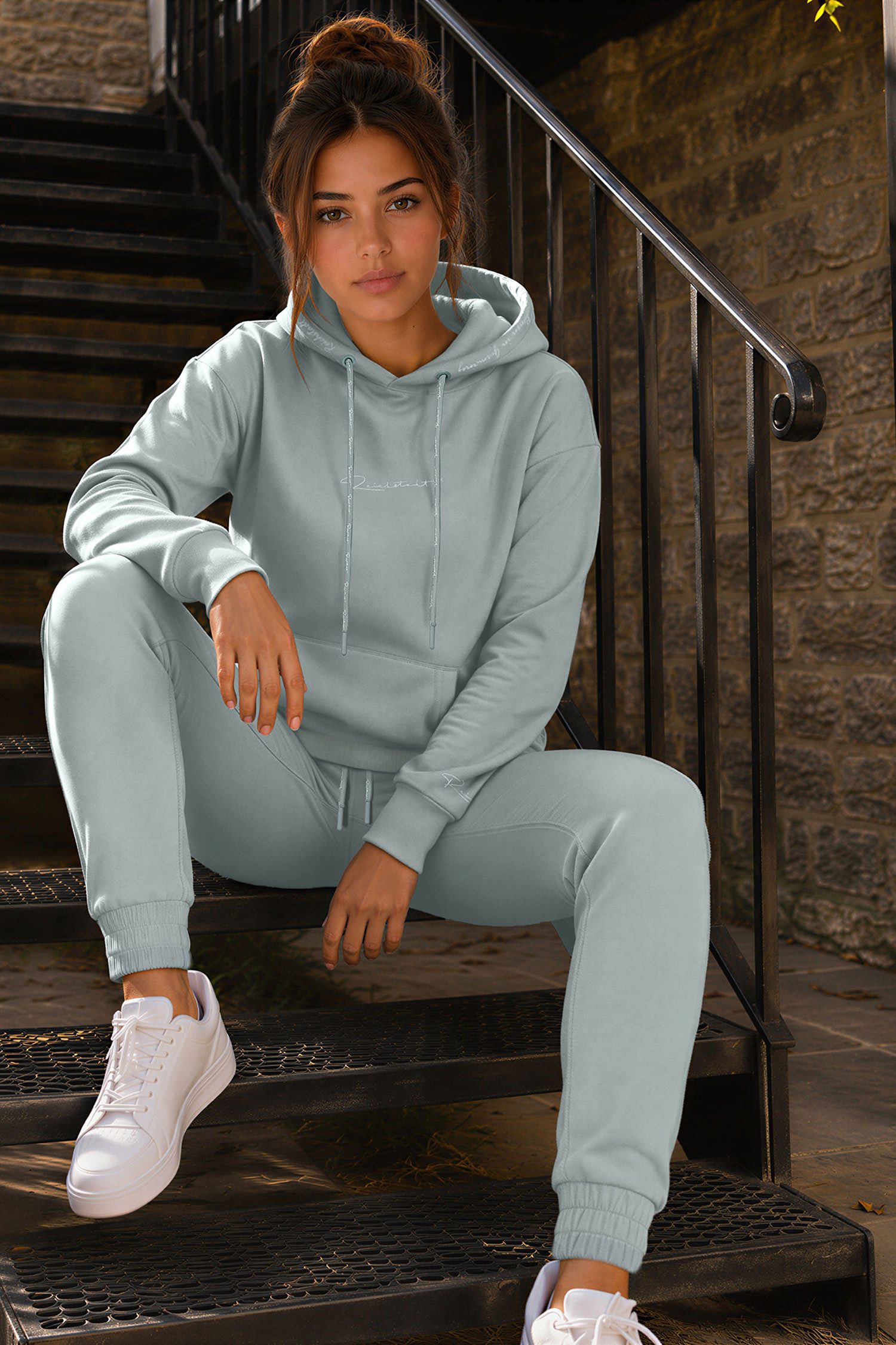 Reichstadt Kapuzenpullover Damen Relaxed Fit Hoodie Marken-Stick 23RSW038 600 g/m² Schwergewicht – gestickt statt gedruckt – Bild 3 von 5