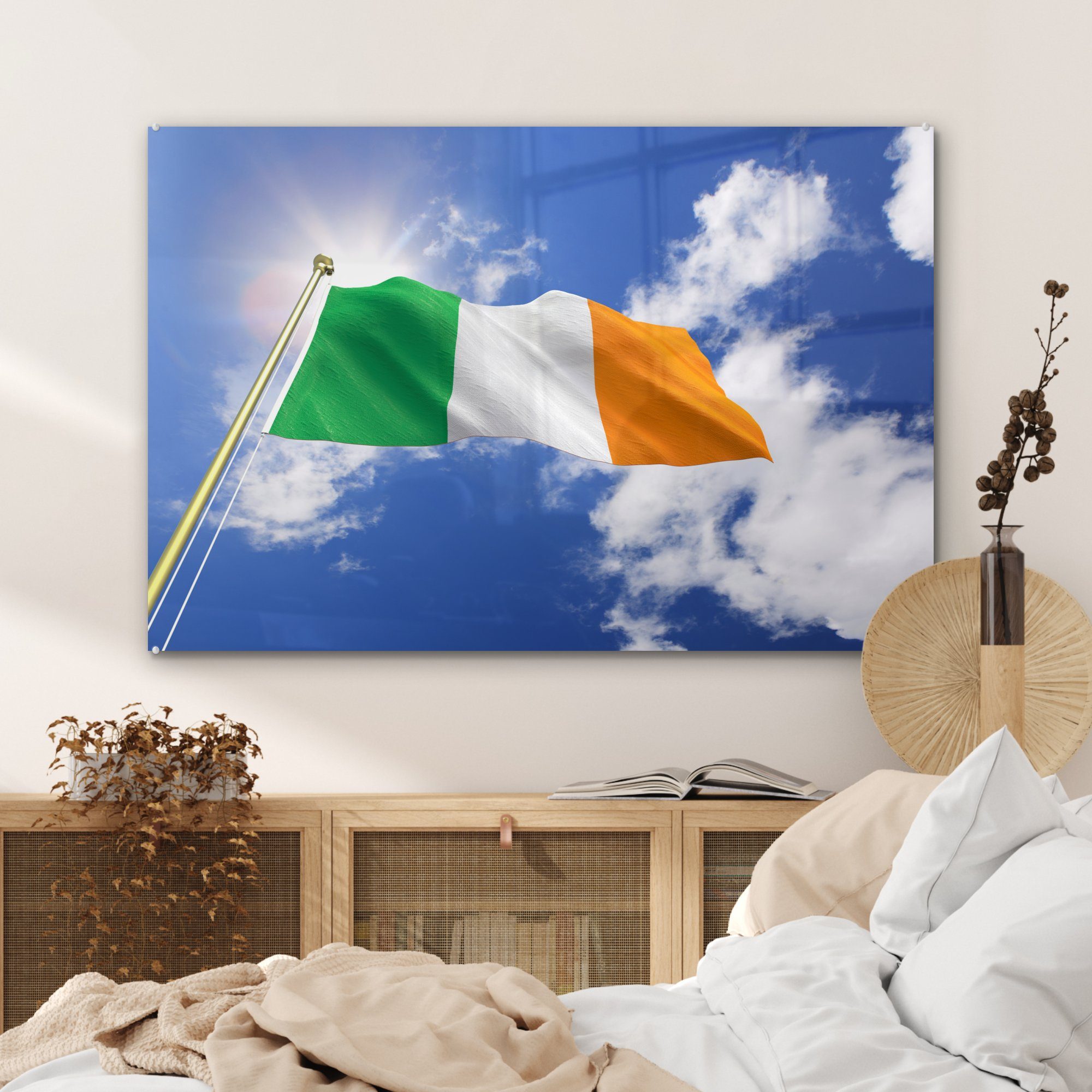 an Flagge MuchoWow Wohnzimmer Schlafzimmer Nachmittag, & Acrylglasbild (1 Acrylglasbilder Irland von sonnigen Die St), einem