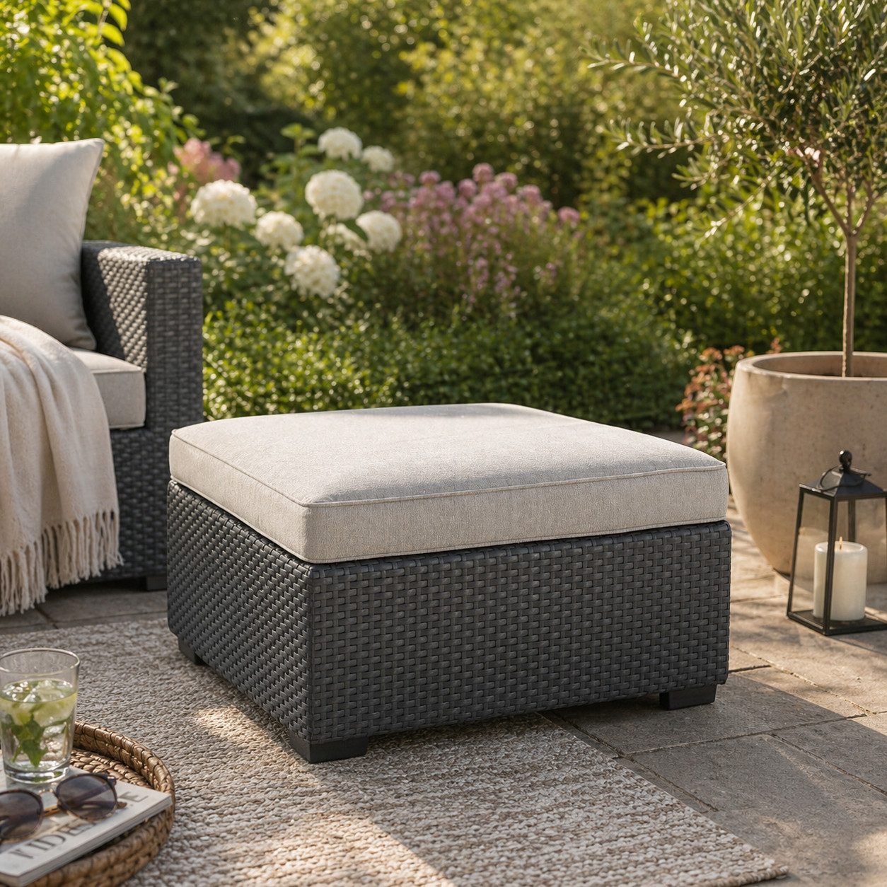 Allibert Gartenlounge-Hocker Salta inklusive Kissen, wetterfeste Rattanoptik Final SALE