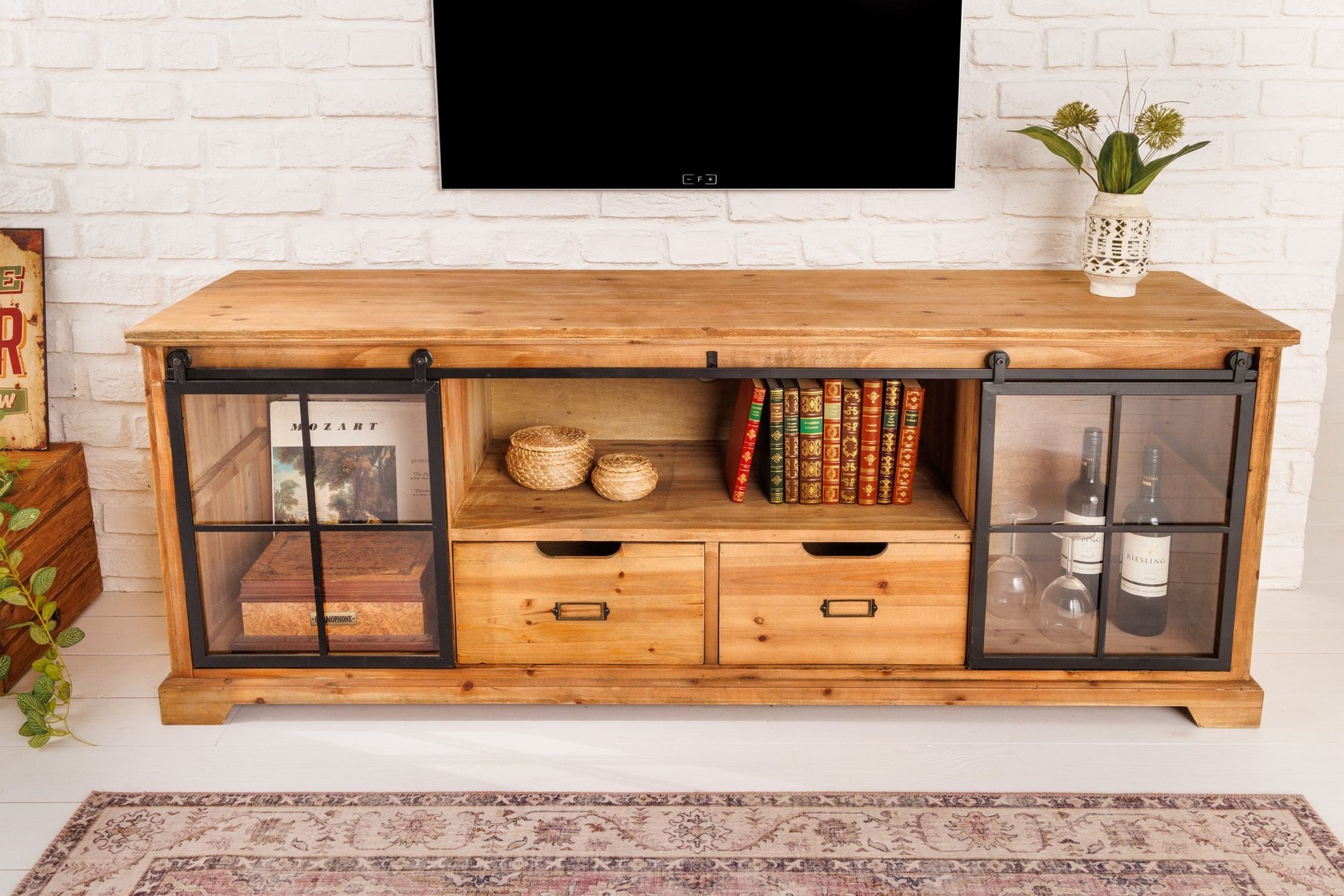 Licht-Erlebnisse TV-Board MONTY, Rustikal 160 cm Schiebetüren Holz Glas Metall 2 Schubladen