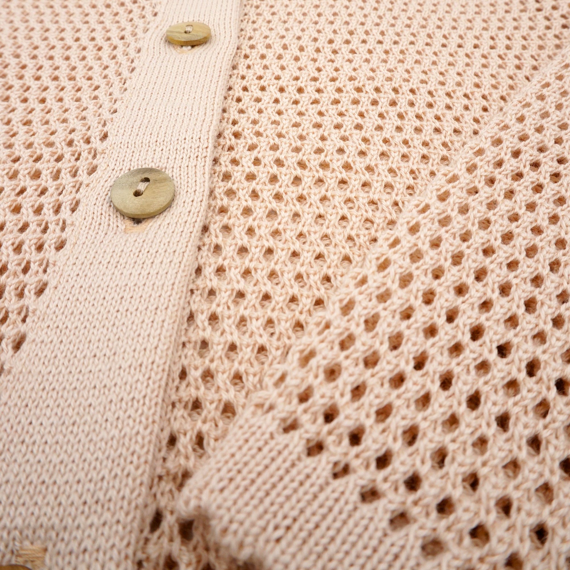 MAXIMO Strickjacke (1-tlg) Muschelrosa, Ajour-Strick, Holzknöpfe, Baby, Festiv