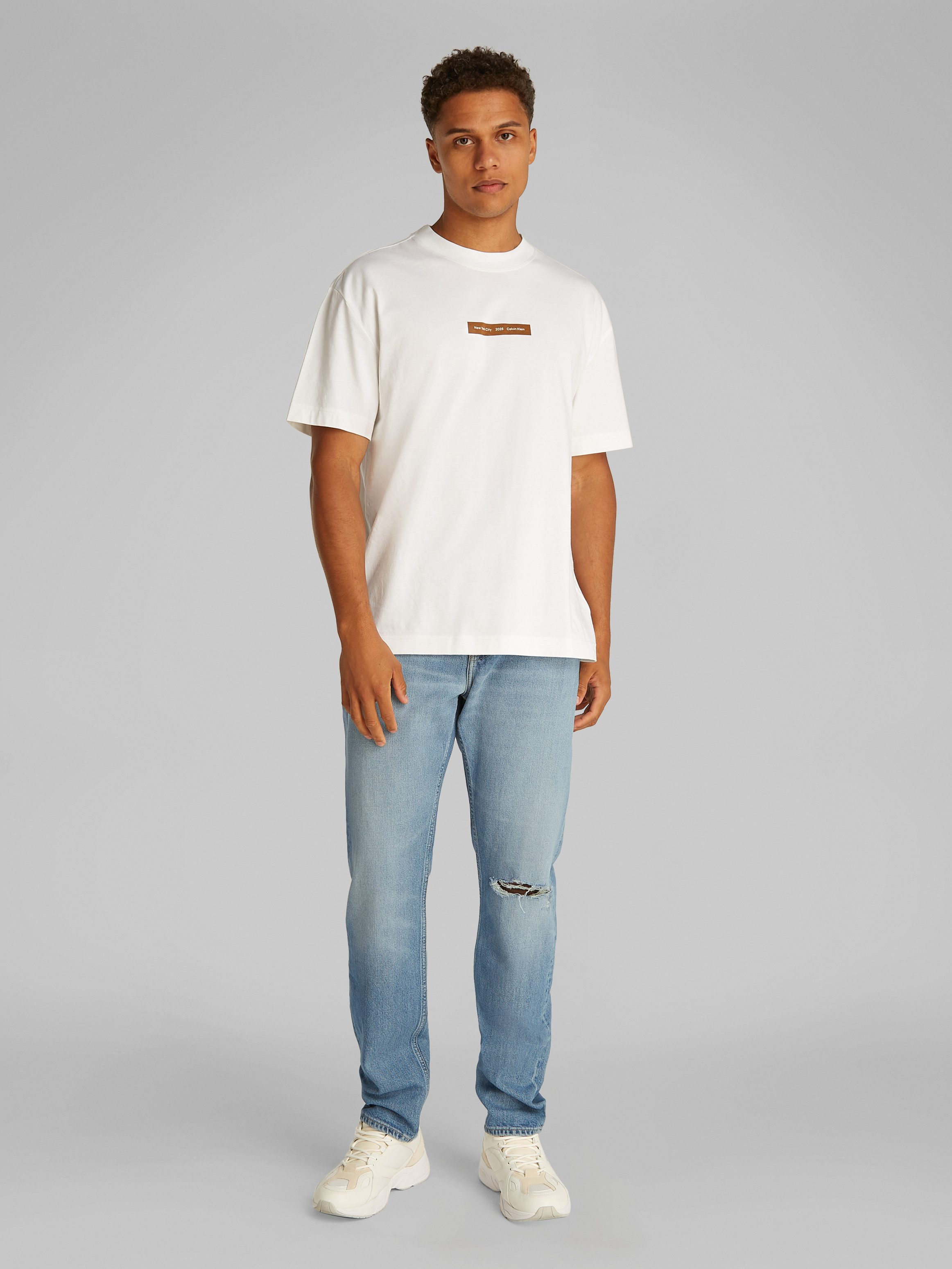 Calvin Klein Jeans Destroyed-Jeans SLIM TAPER in hellblauer Waschung