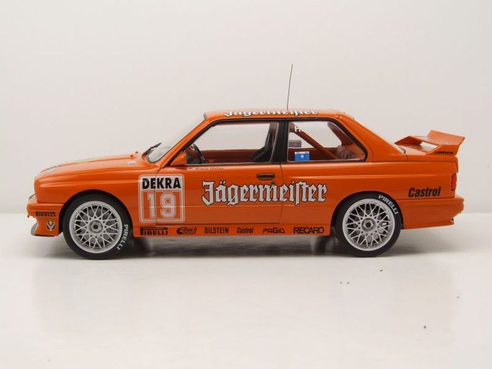 ixo Models Modellauto BMW M3 E30 #19 Jägermeister DTM