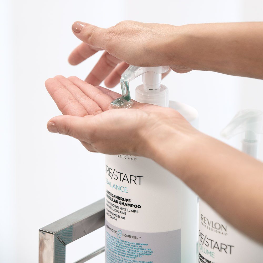 REVLON PROFESSIONAL Haarshampoo Re/Start BALANCE Anti-Dandruff Micellar Shampoo 250 ml, Vermindert Schuppenbildung und sorgt für ein strahlendes Aussehen.