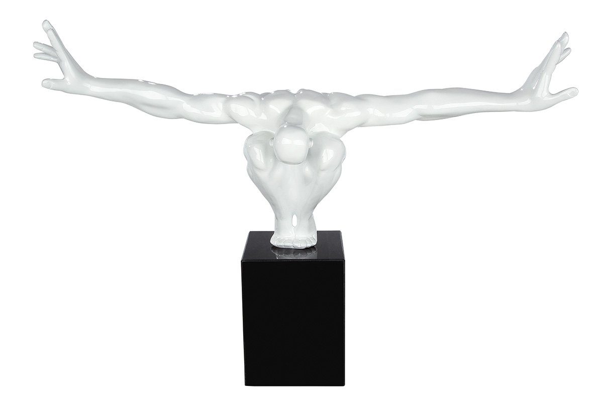 GILDE Skulptur CLIFFHANGER Skulptur - weiß - Kunstharz, Marmor - H. 45cm - Figur (1 Stück), Große Mann-Figur Dekoskulptur - Elegantes Mannmotiv für Ihr Zuhause. € 269,00