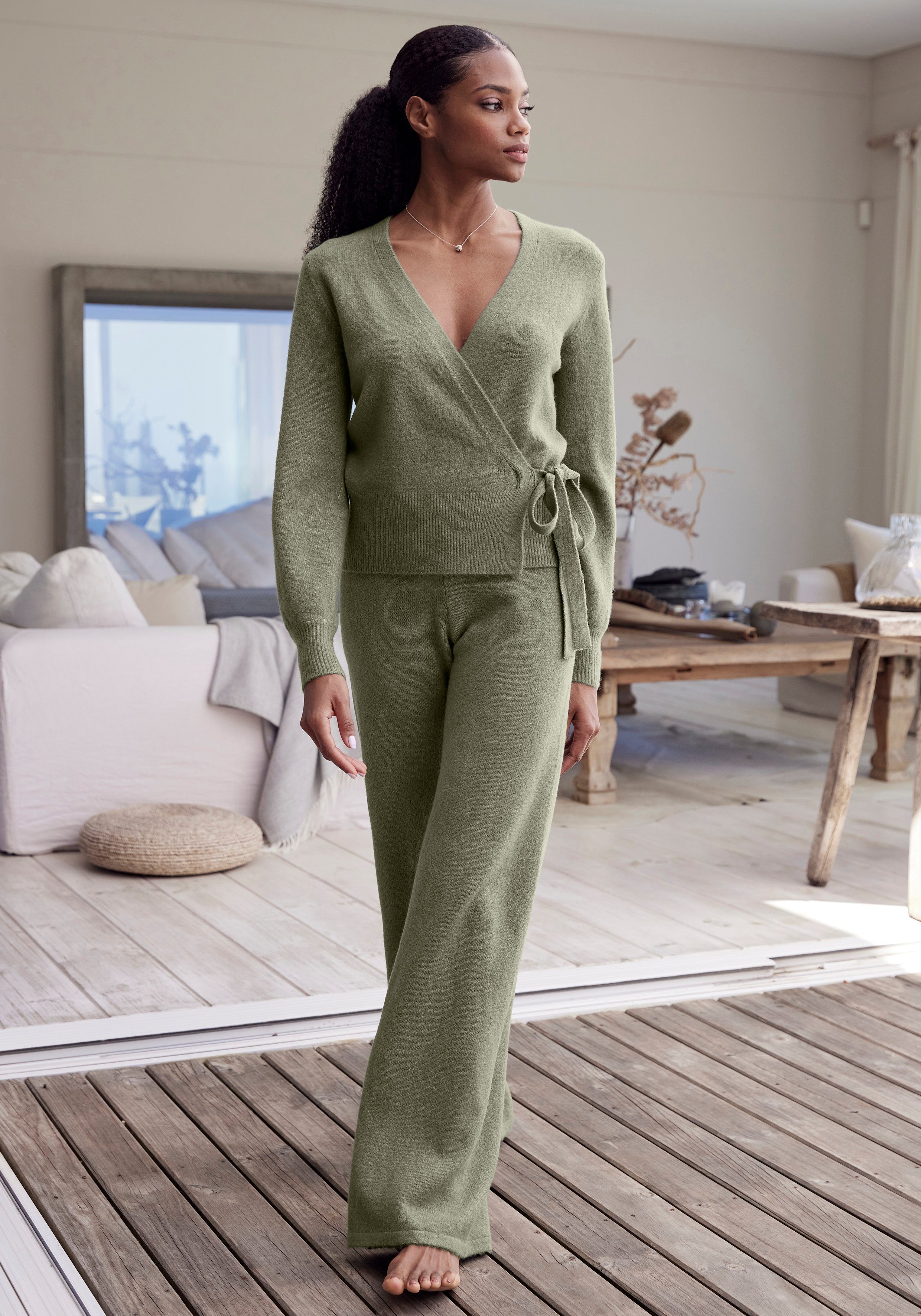 LASCANA Wickelstrickjacke mit breitem Rippbündchen, Loungewear