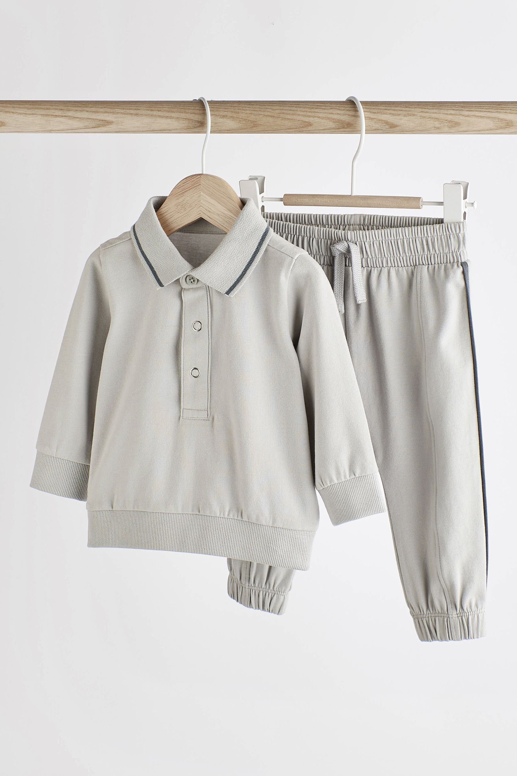Baby-Hemd & 2er-Pack und Hose Jogginghose Next Hemd (2-tlg)