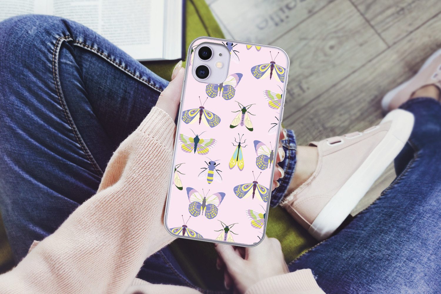 MuchoWow Handyhülle für Apple iPhone 11 Insekten - Schmetterlinge - Muster - Rosa - Farben, Smartphone-Bumper, Print, Handy Schutzhülle Dünn