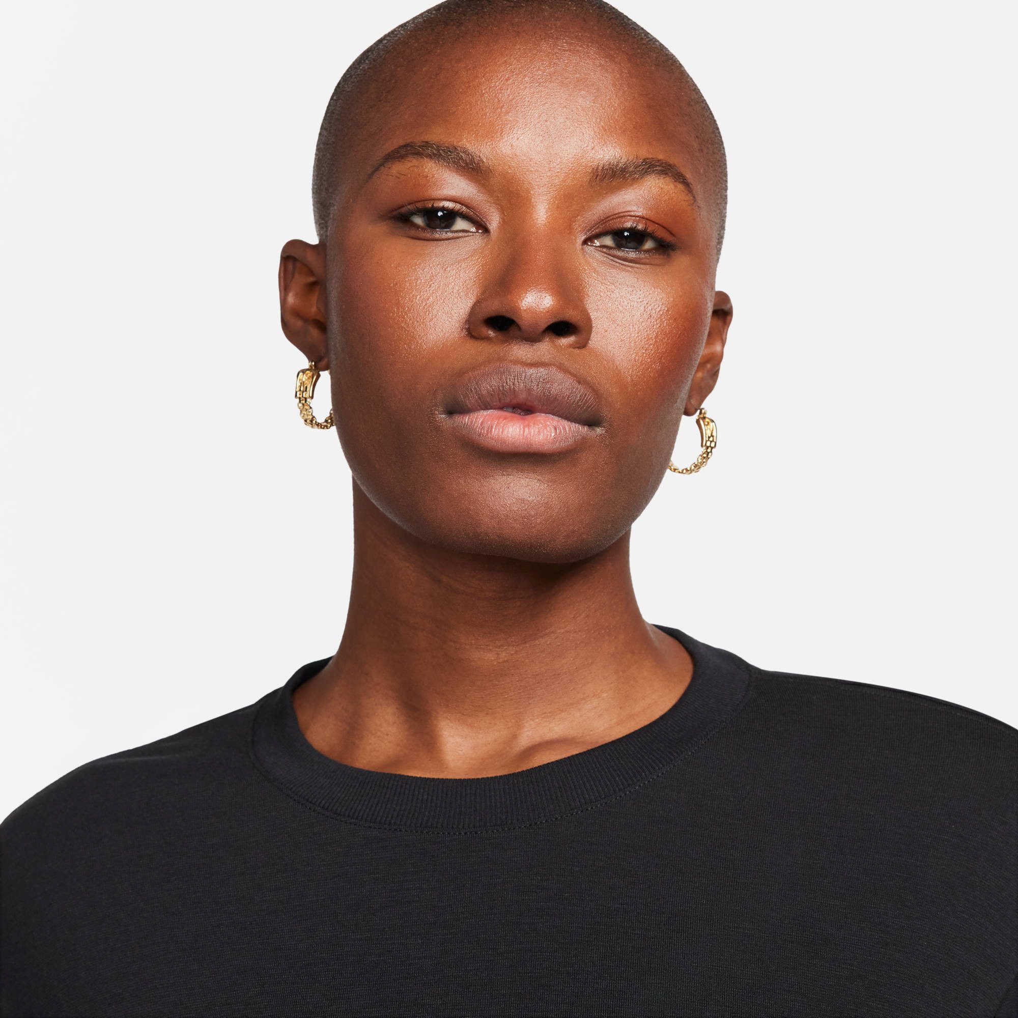 Nike T-Shirt W NK ONE RELAXED DF SS TOP relaxte Schnittform, kurze Ärmel, sportlicher Stil