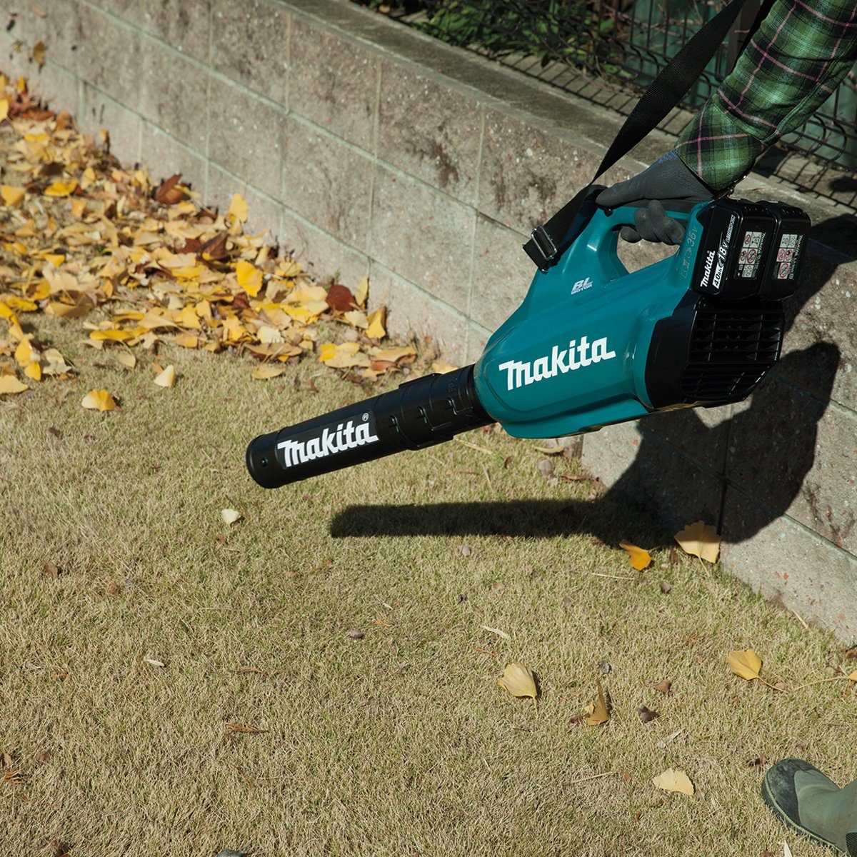 Makita Akku-Gebläse DUB362Z, 2x18 V LXT, 804 m3/h, 54 m/s, ohne Akku und Ladegerät