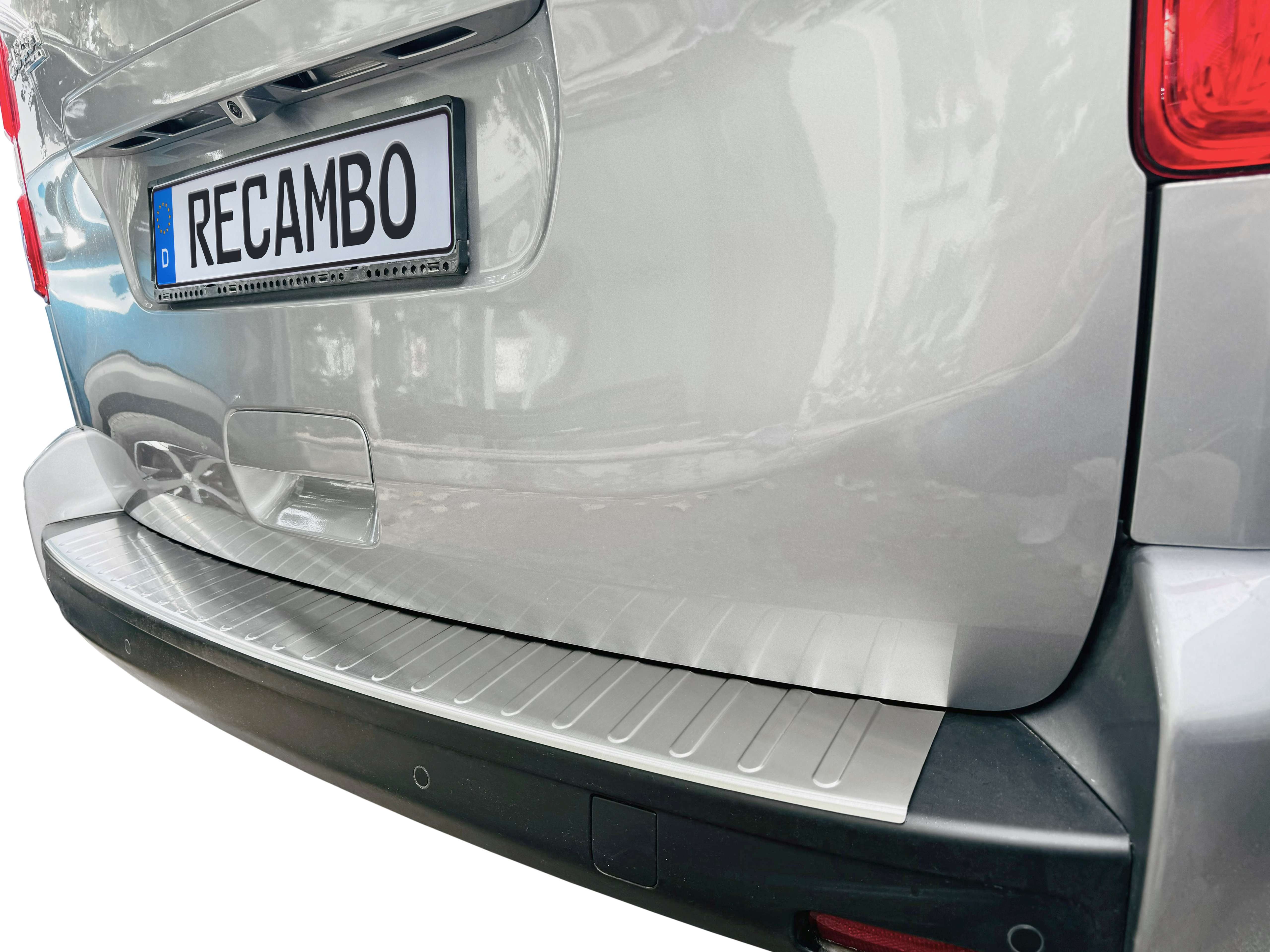 RECAMBO Ladekantenschutz für Toyota ProAce, BJ ab 2016> Stoßstangenschutz, V2A rostfrei, Exklusive Optik, praktischer Schutz & perfekte Passform – Bild 4 von 5