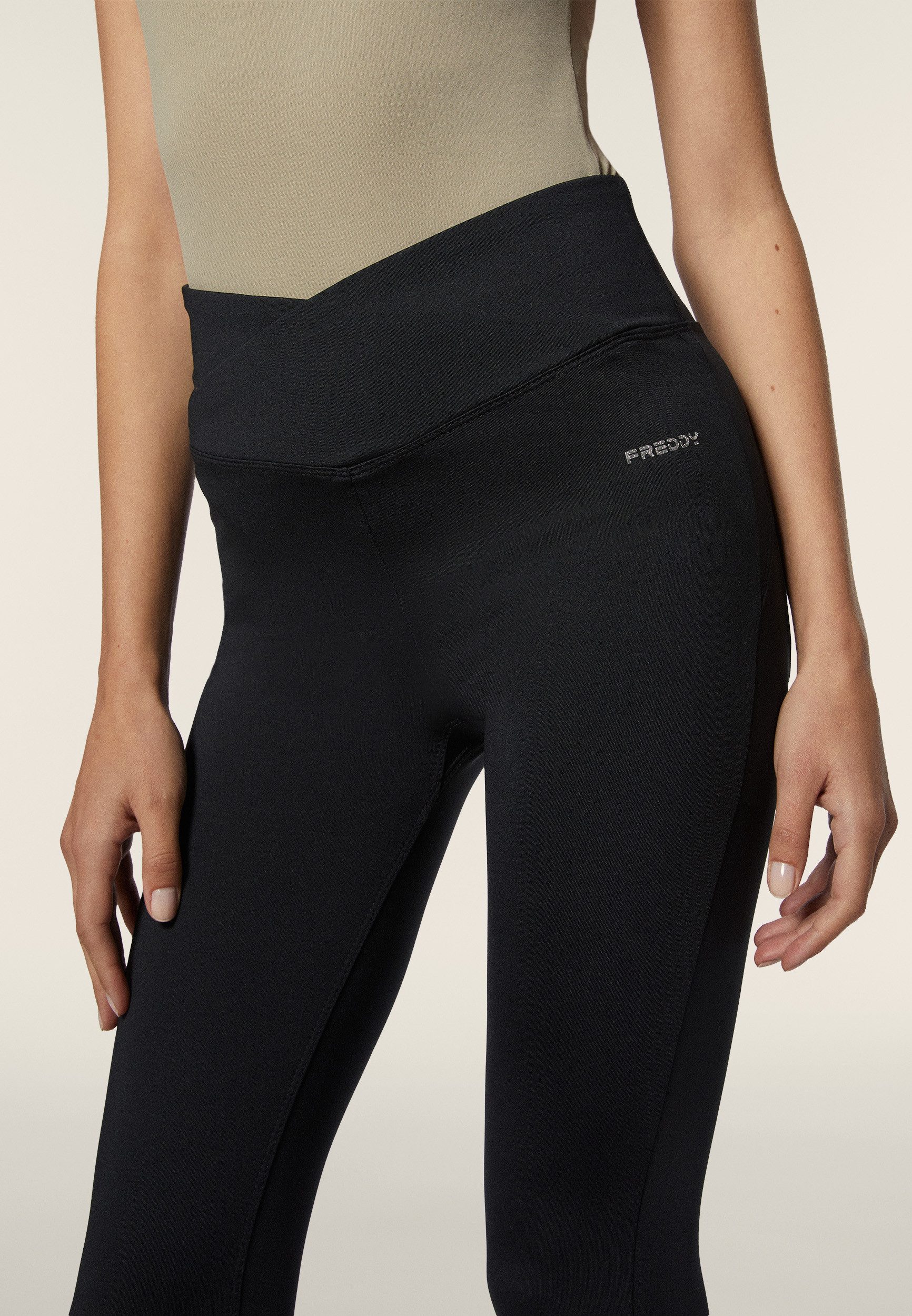 Freddy Leggings WRUP SUPERSKINNY 7/8 HIGHWAIST CORE mit Lifting & Shaping Effekt -Exklusiv bei Otto
