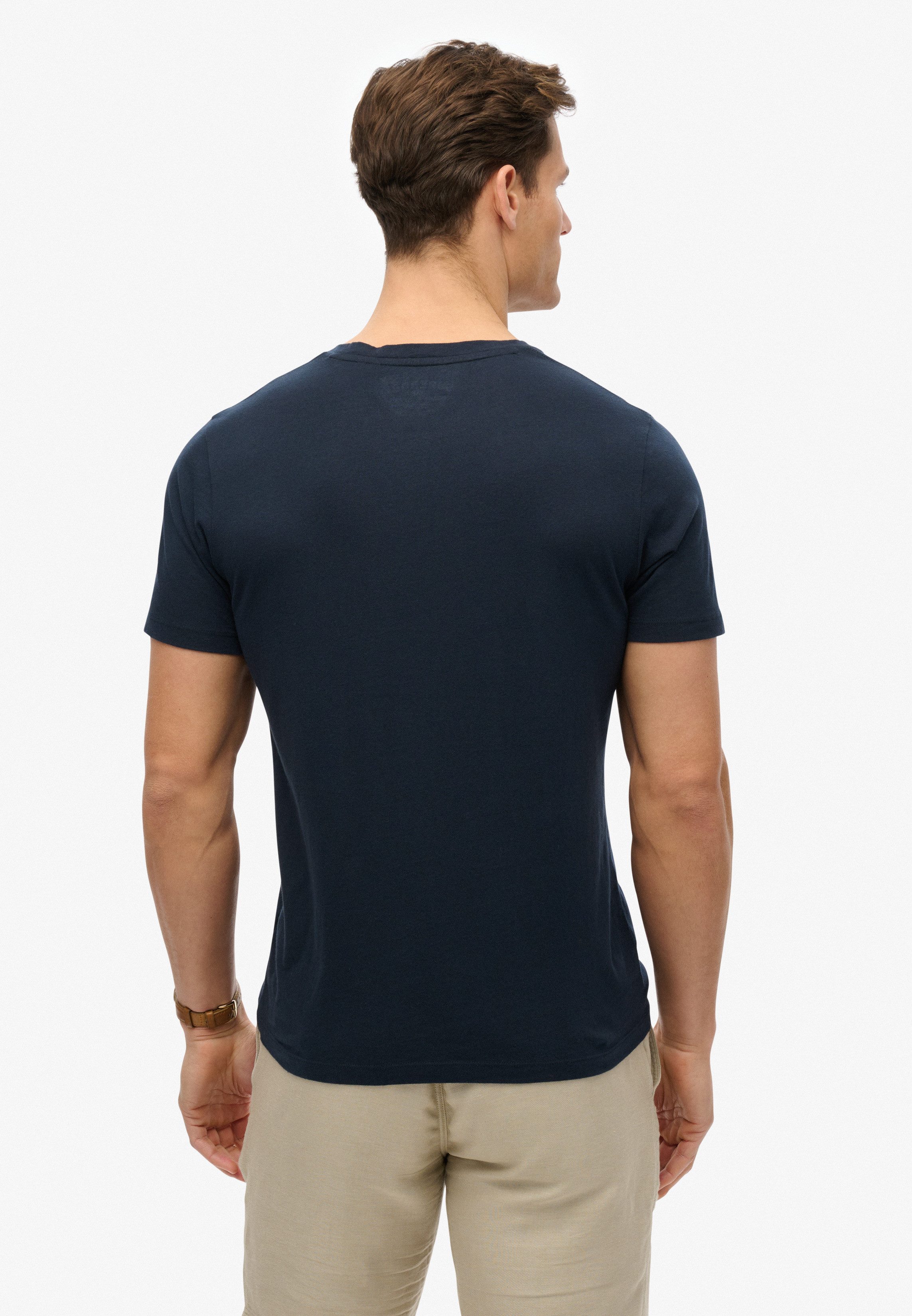 Superdry Rundhalsshirt CLASSIC ESSENTIAL TEE Relaxed Fit, aus Baumwolle und Single Jersey, mit Rundhalsausschnitt