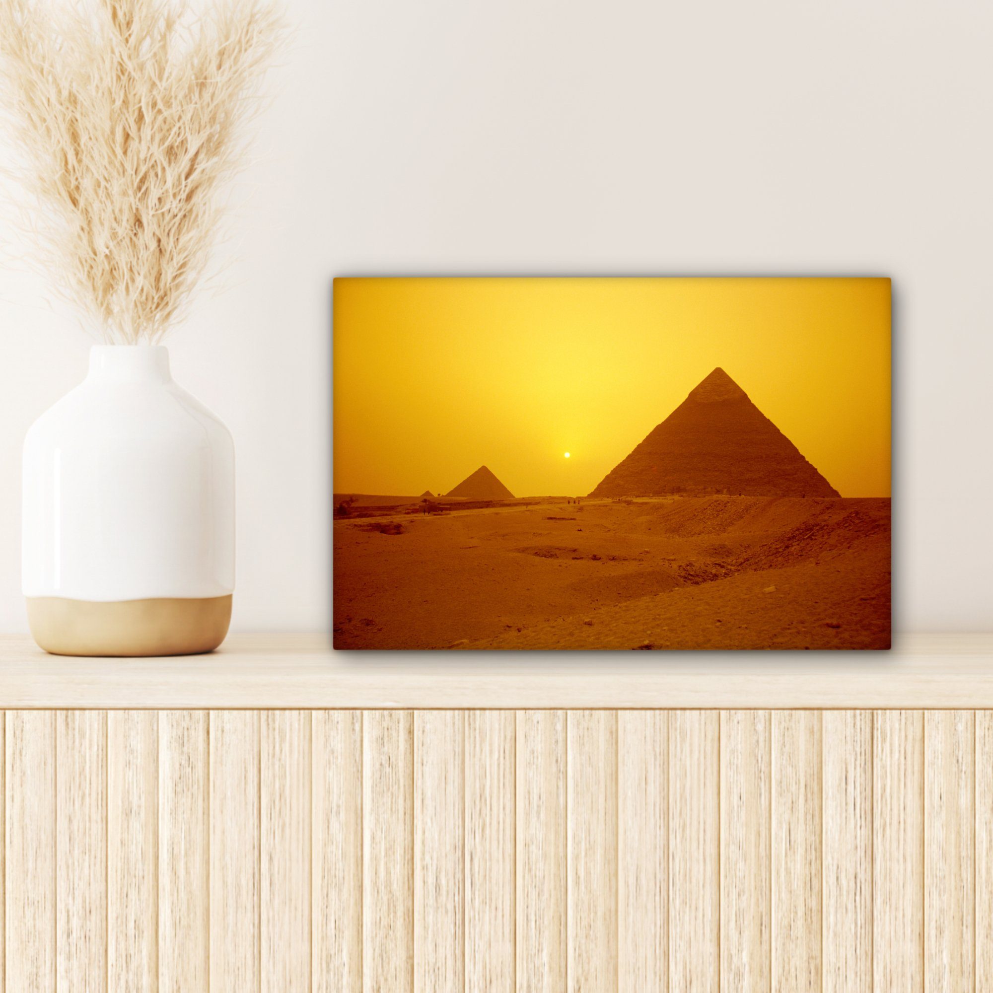 OneMillionCanvasses® Leinwandbild Sonnenuntergang über den Aufhängefertig, 30x20 Pyramiden, cm St), Wanddeko, Leinwandbilder, (1 Wandbild