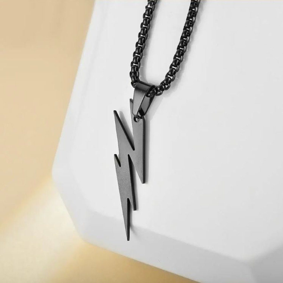 KARMA Kette mit Anhänger Halskette Edelstahl mit Anhänger Blitz, silber o. schwarz 58cm, Herrenkette Herrenschmuck Männerkette