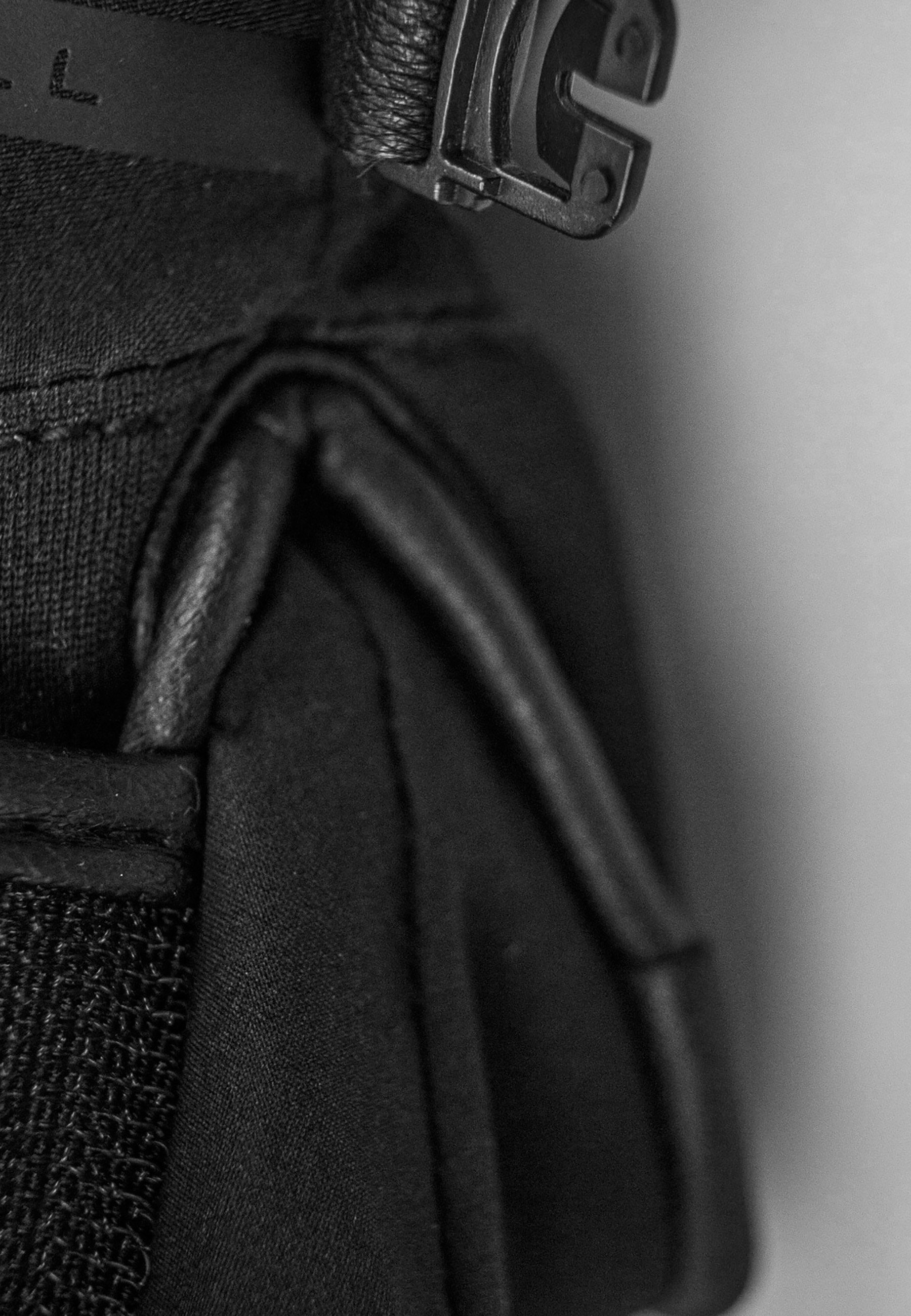 wasserdichtem Tessa atmungsaktivem und STORMBLOXX™ Reusch Skihandschuhe Material schwarz aus