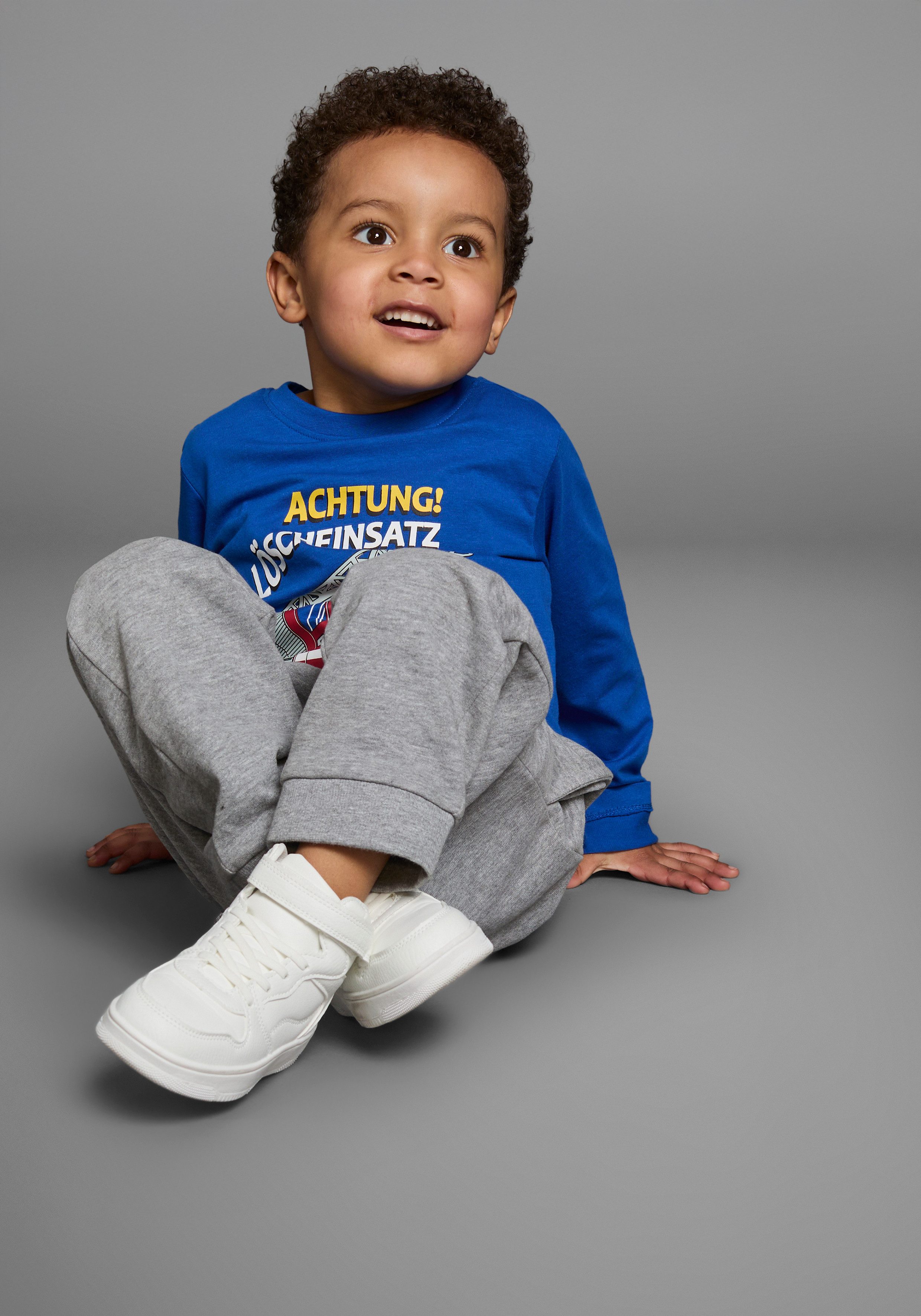 KIDSWORLD Langarmshirt Mit Feuerwehr-Druck: ACHTUNG LÖSCHEINSATZ Langarm, Basic-Passform, bedruckt, Rundhalsausschnitt