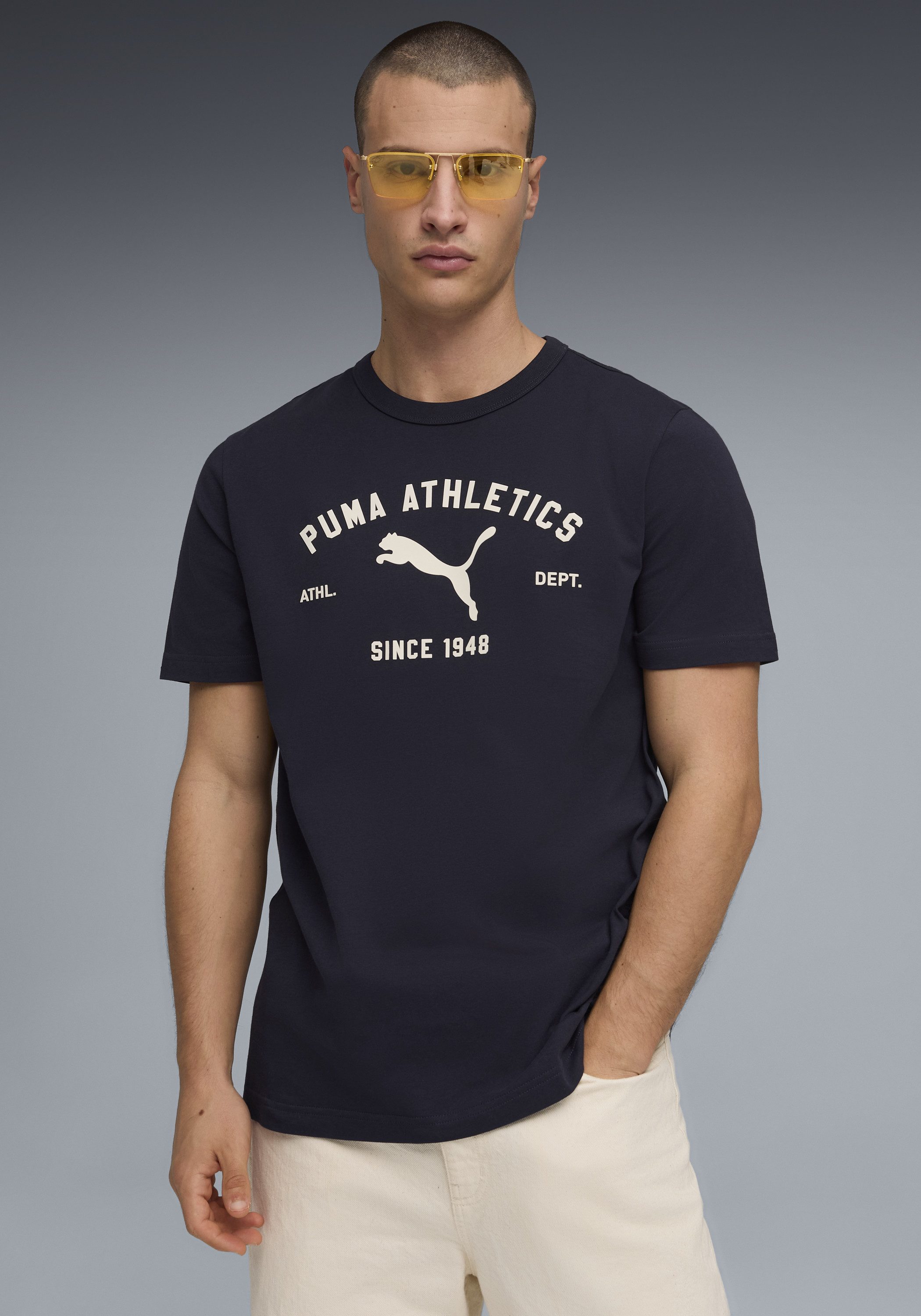 PUMA T-Shirt CLASS GRAPHIC TEE Regular Fit, Kurzarm, mit Rundhalsausschnitt, mit Print-Applikation