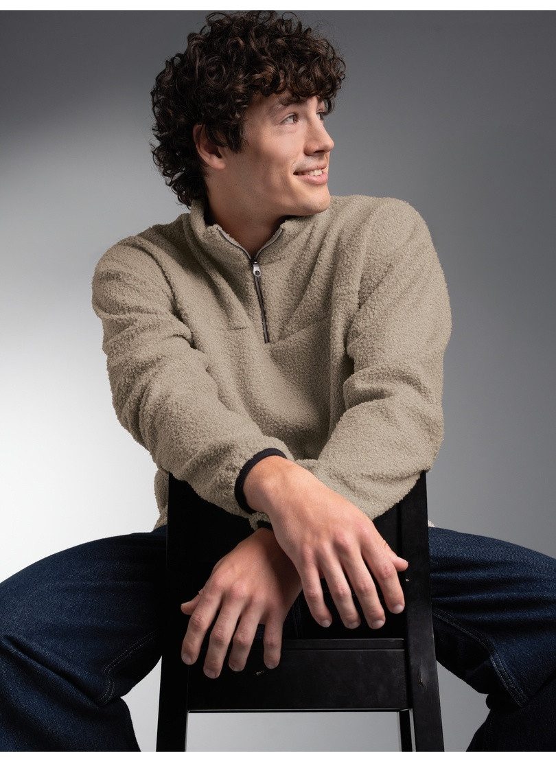 Trigema Sweater TRIGEMA Langarmshirt aus Bouclé mit Stehkragen