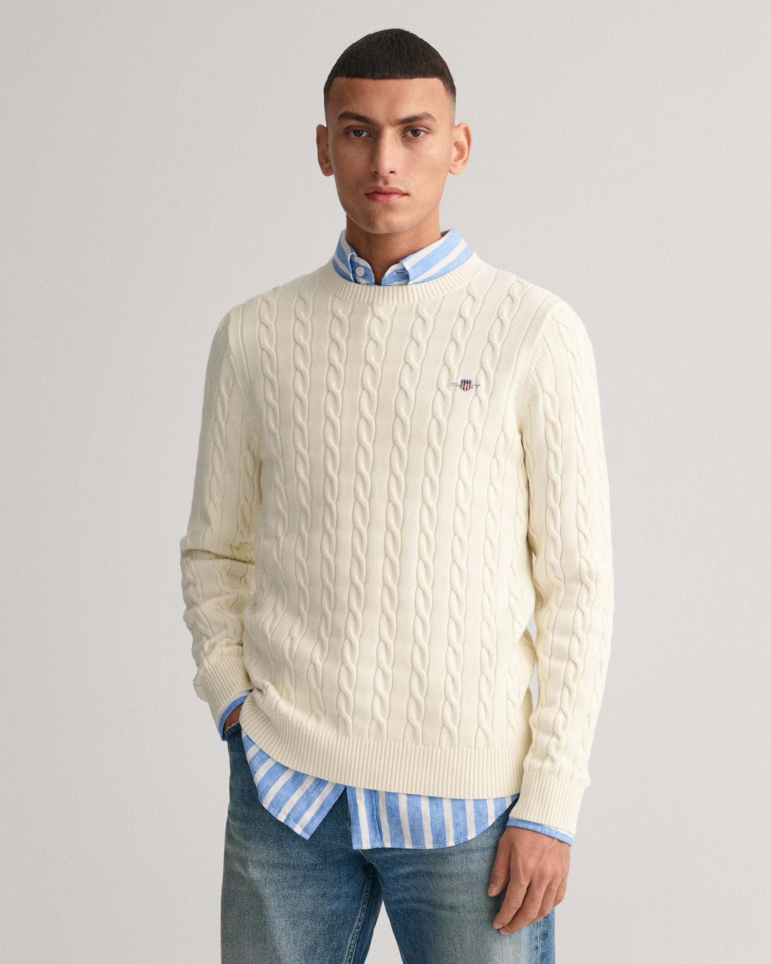 Gant Strickpullover COTTON CABLE C-NECK mit Wappen-Logostickerei auf der Br günstig online kaufen