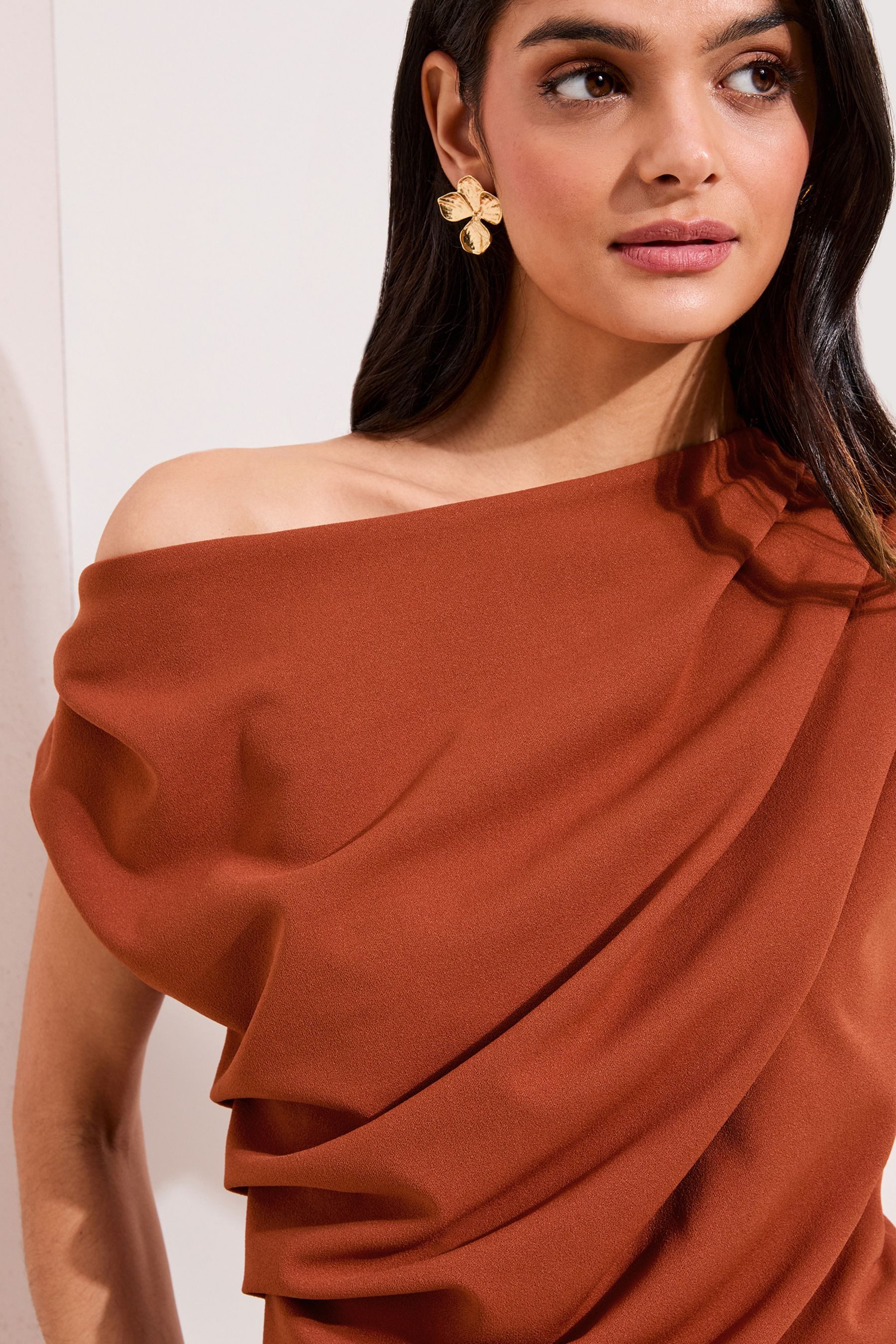 Friends Like These One-Shoulder-Top Friends Like These schulterfreies Obert günstig online kaufen