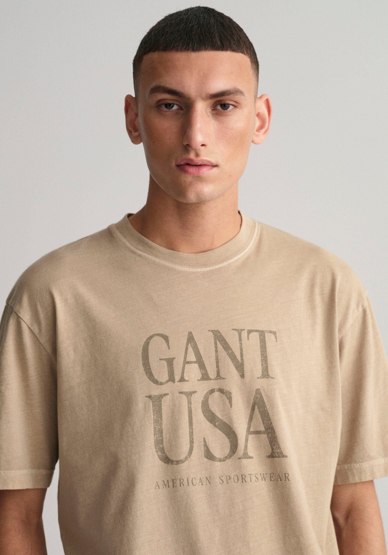 beige Gant T-Shirt