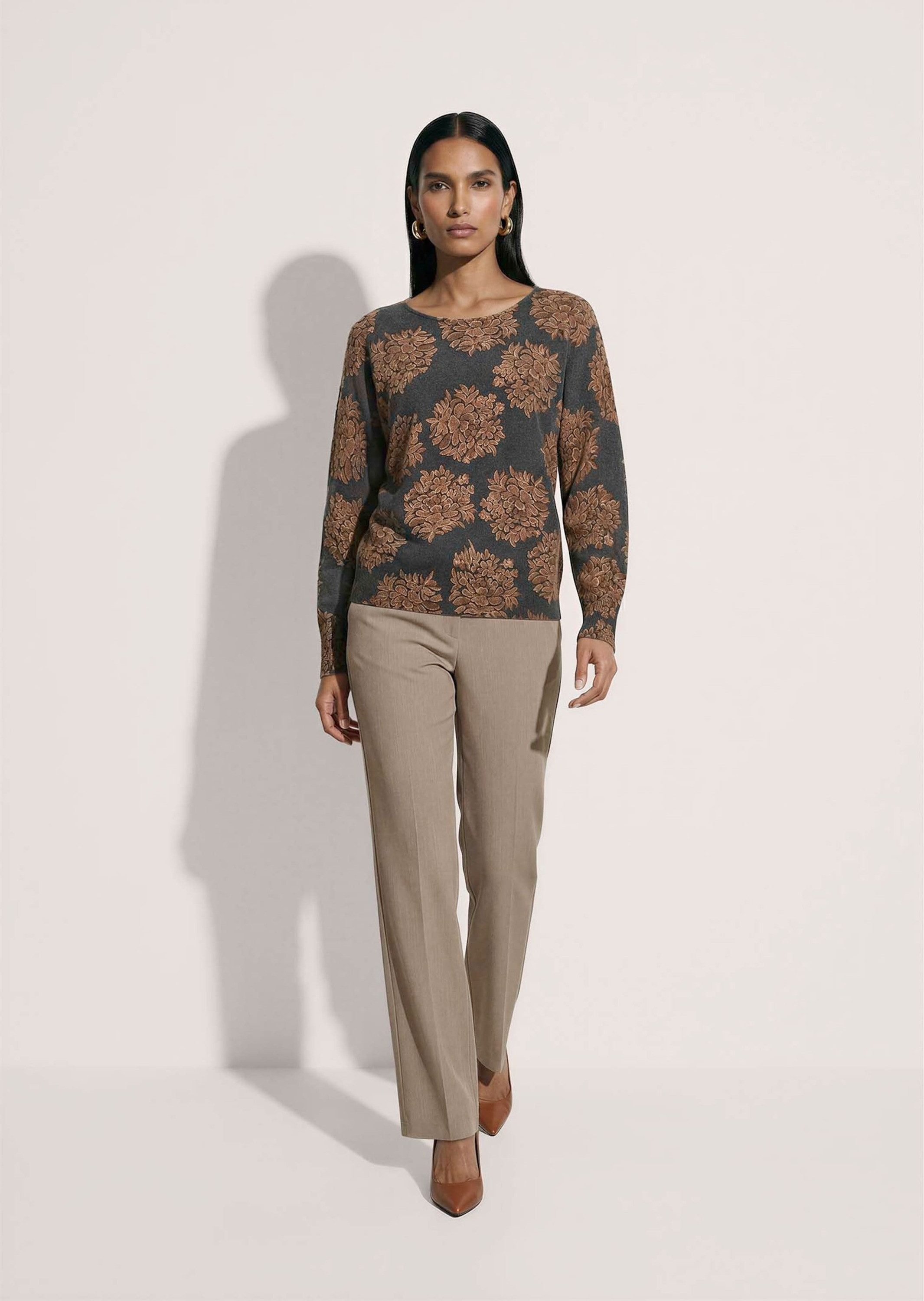 MADELEINE Strickpullover Kaschmirpullover mit Blüten-Print Fledermausärmel in Raglanführung, Rundhals & gerippte Bündchen