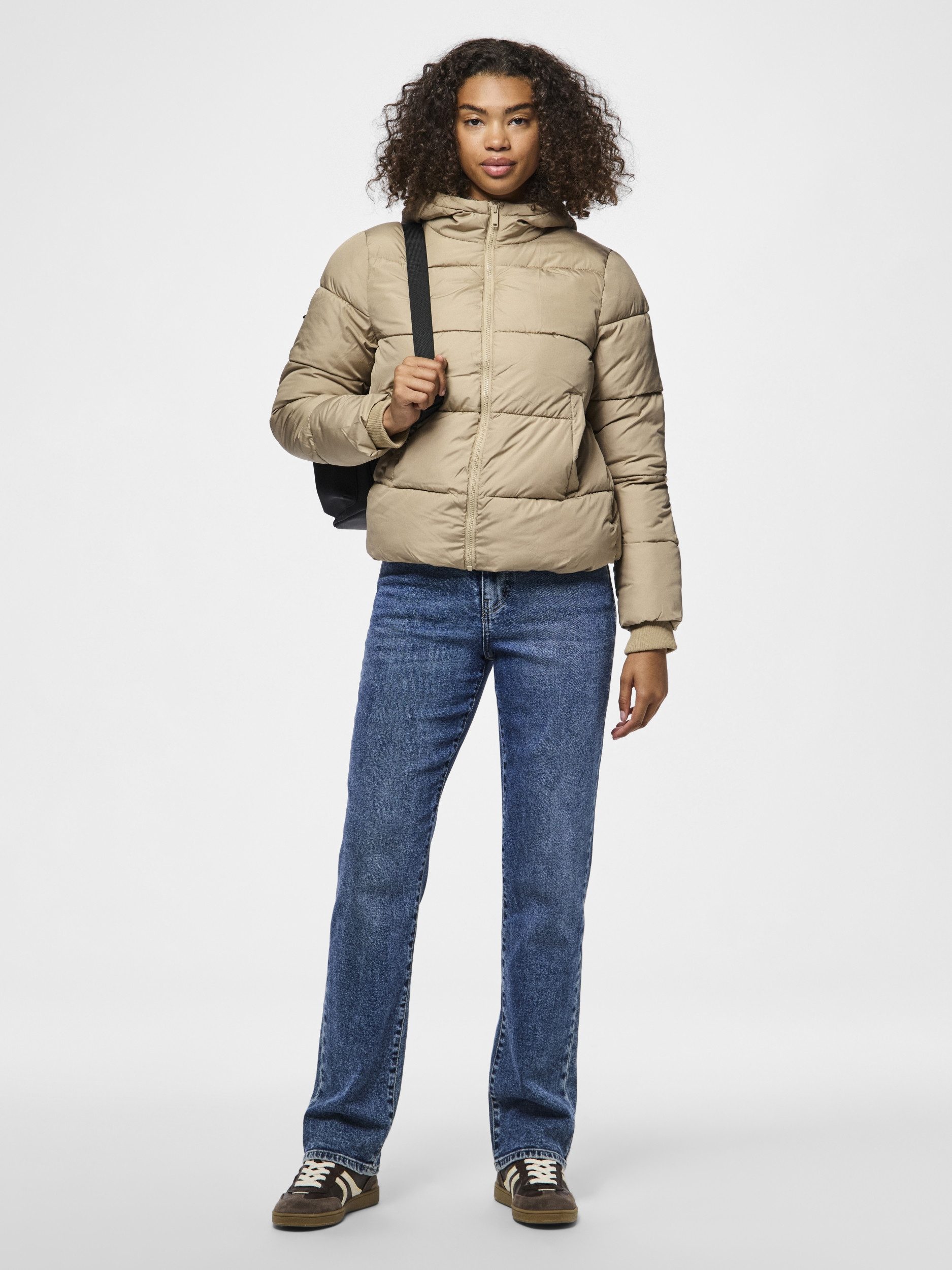 pieces Outdoorjacke PCBEE NEW SHORT PUFFER JACKET NOOS günstig online kaufen