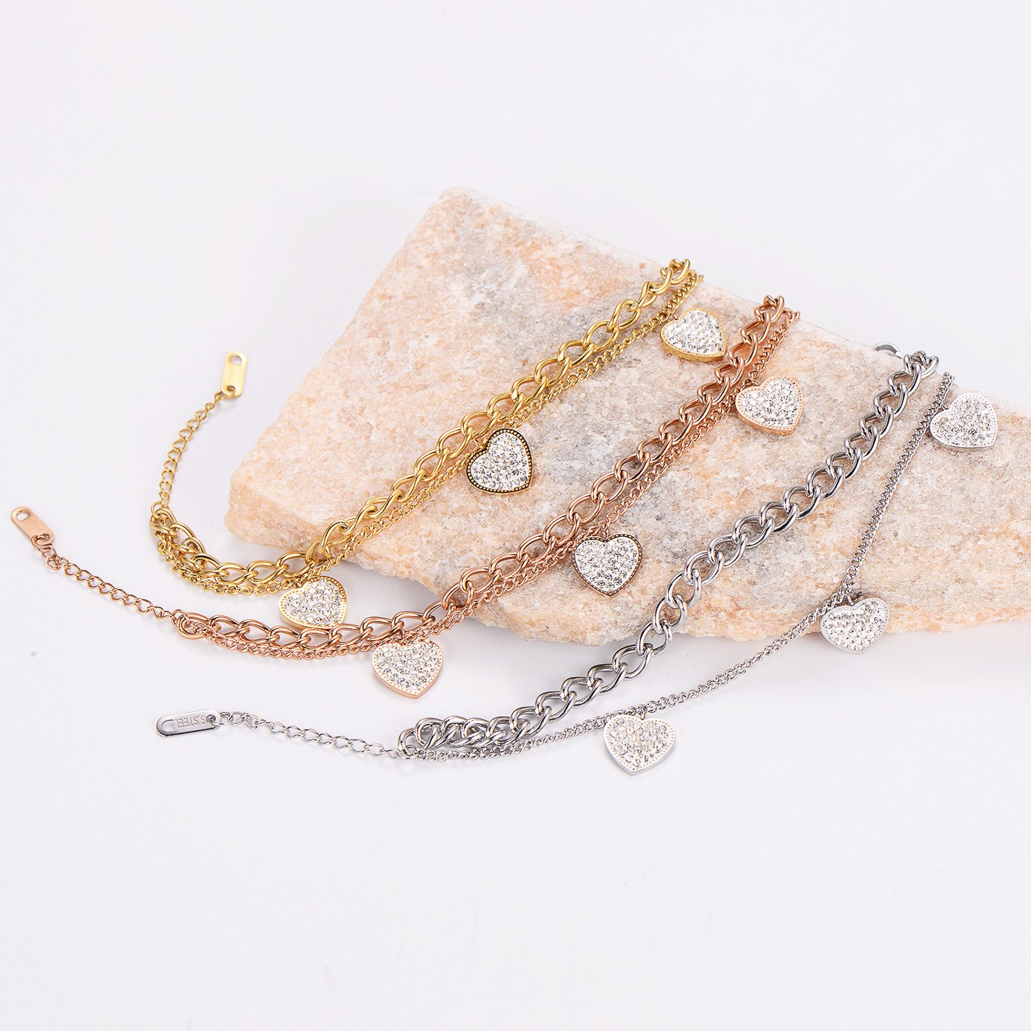 KARMA Edelstahlarmband Damen Armband Herzen Edelstahl Bettelarmband Silber od. Roségold (wasserfest & antiallergisch, 1-tlg., Mehrreihig goldene Kette Geschenk), Herzarmband Armschmuck Frauen