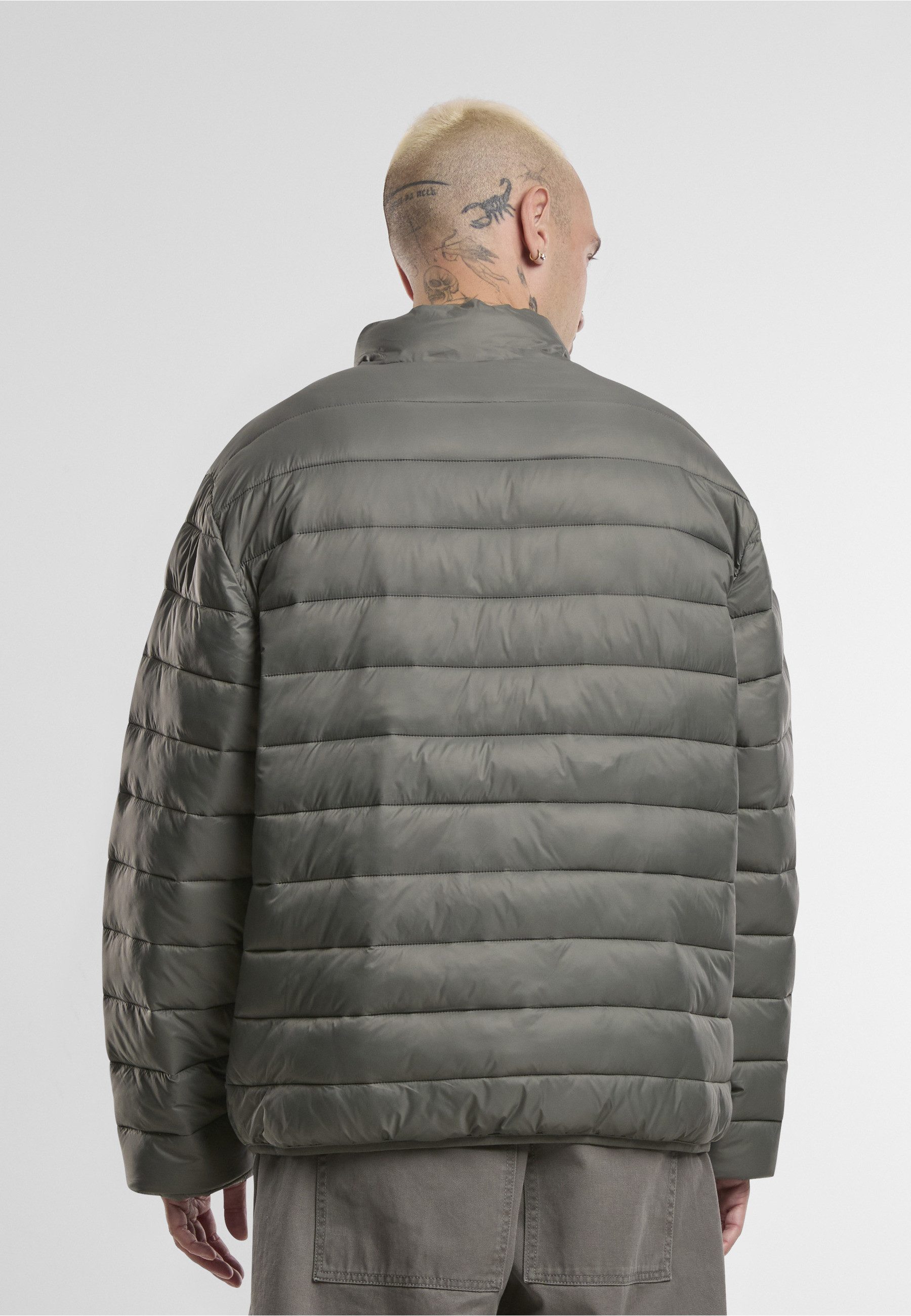 Karl Kani Allwetterjacke Karl Kani Karl Kani Sport Patch Light Puffer Jacket (1-St)