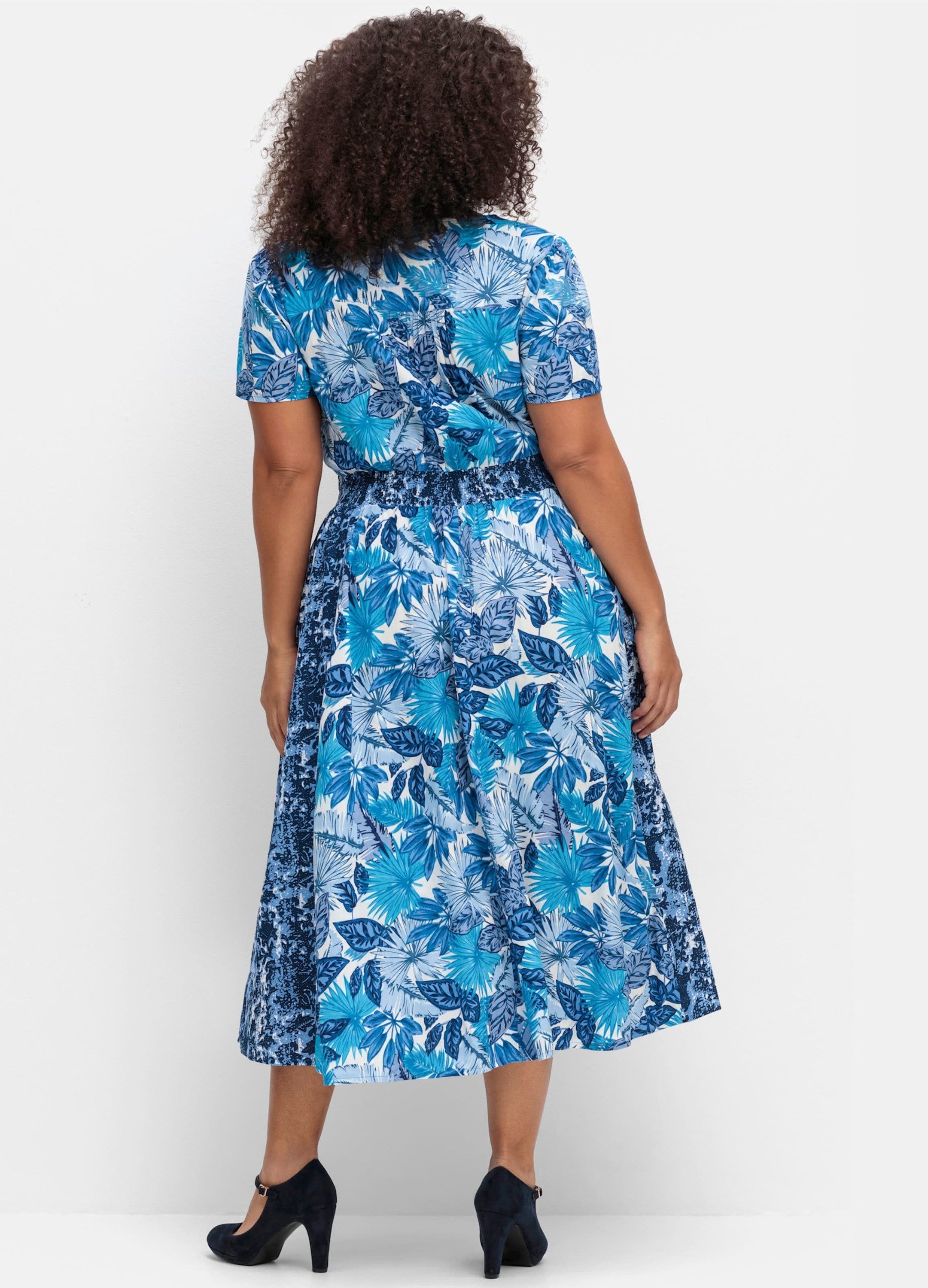 sheego by Joe Browns Etuikleid Kleid Kurzarm im Mustermix, mit weitem Rock