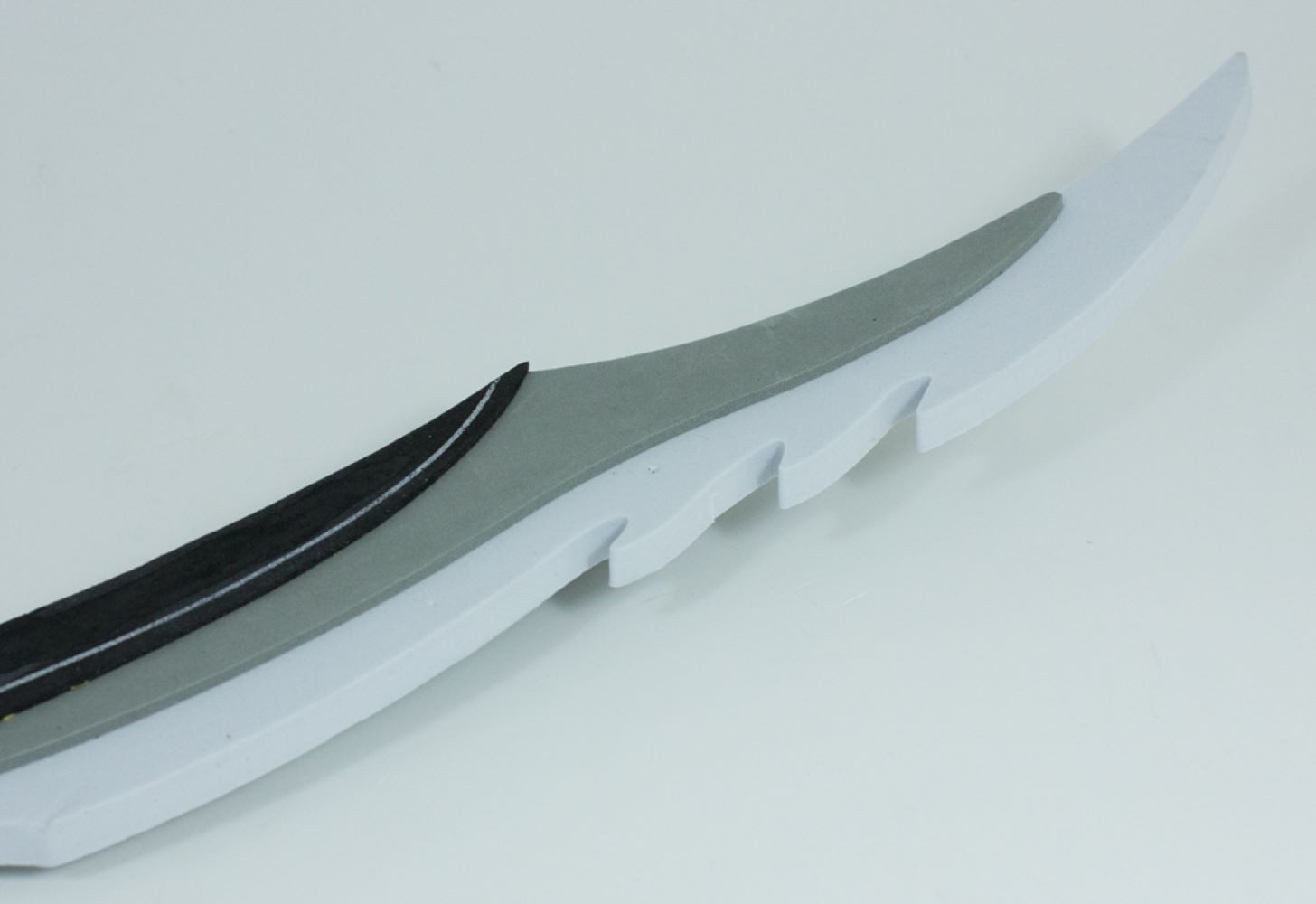 Das Kostümland Blaster Gezacktes Schaumstoff Piraten Schwert - Schwarz Gr