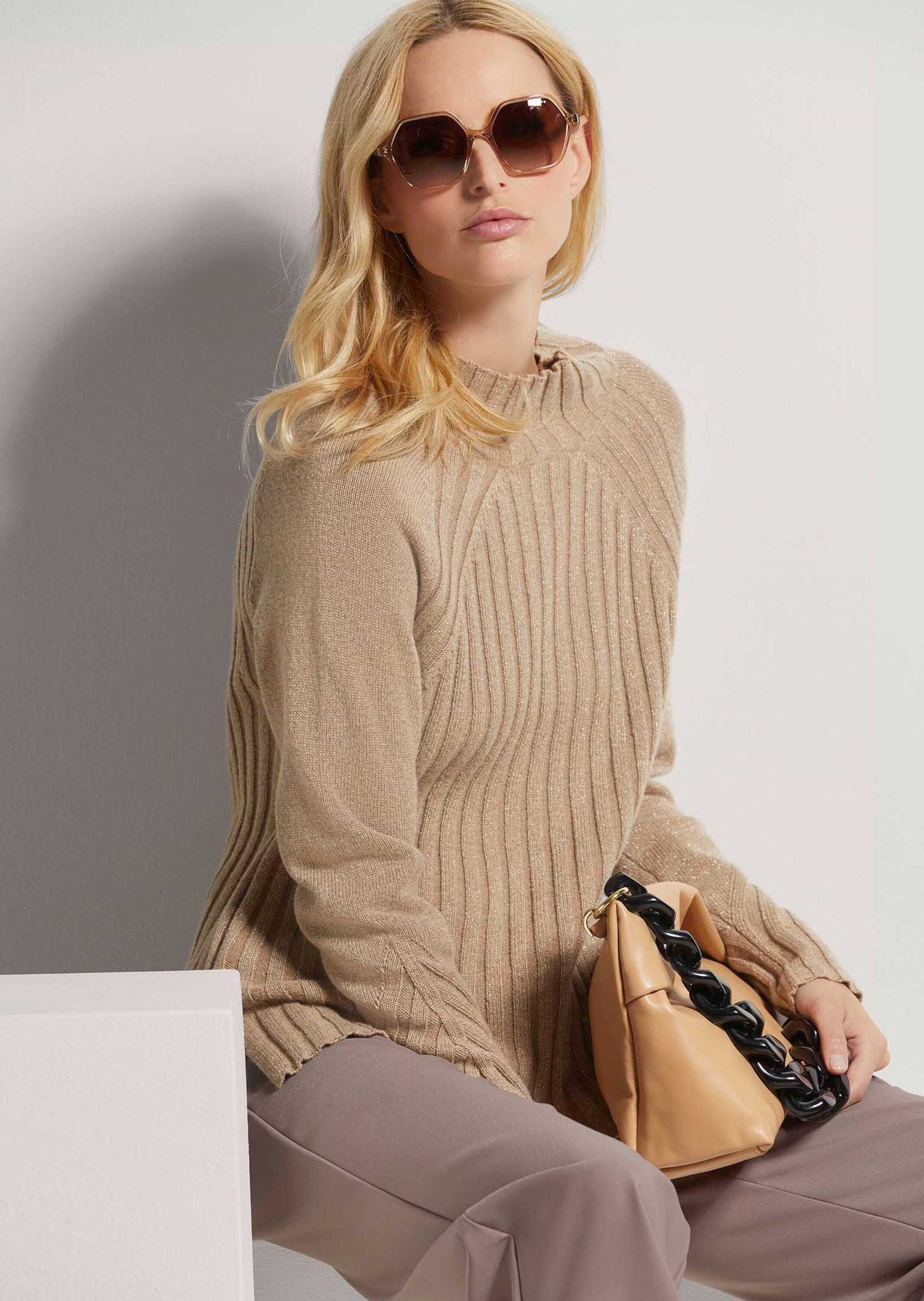 MADELEINE Strickpullover Glanzvoller Strickpullover mit Stehkragen Langarm Pullover mit Rippen- und Glattstrick