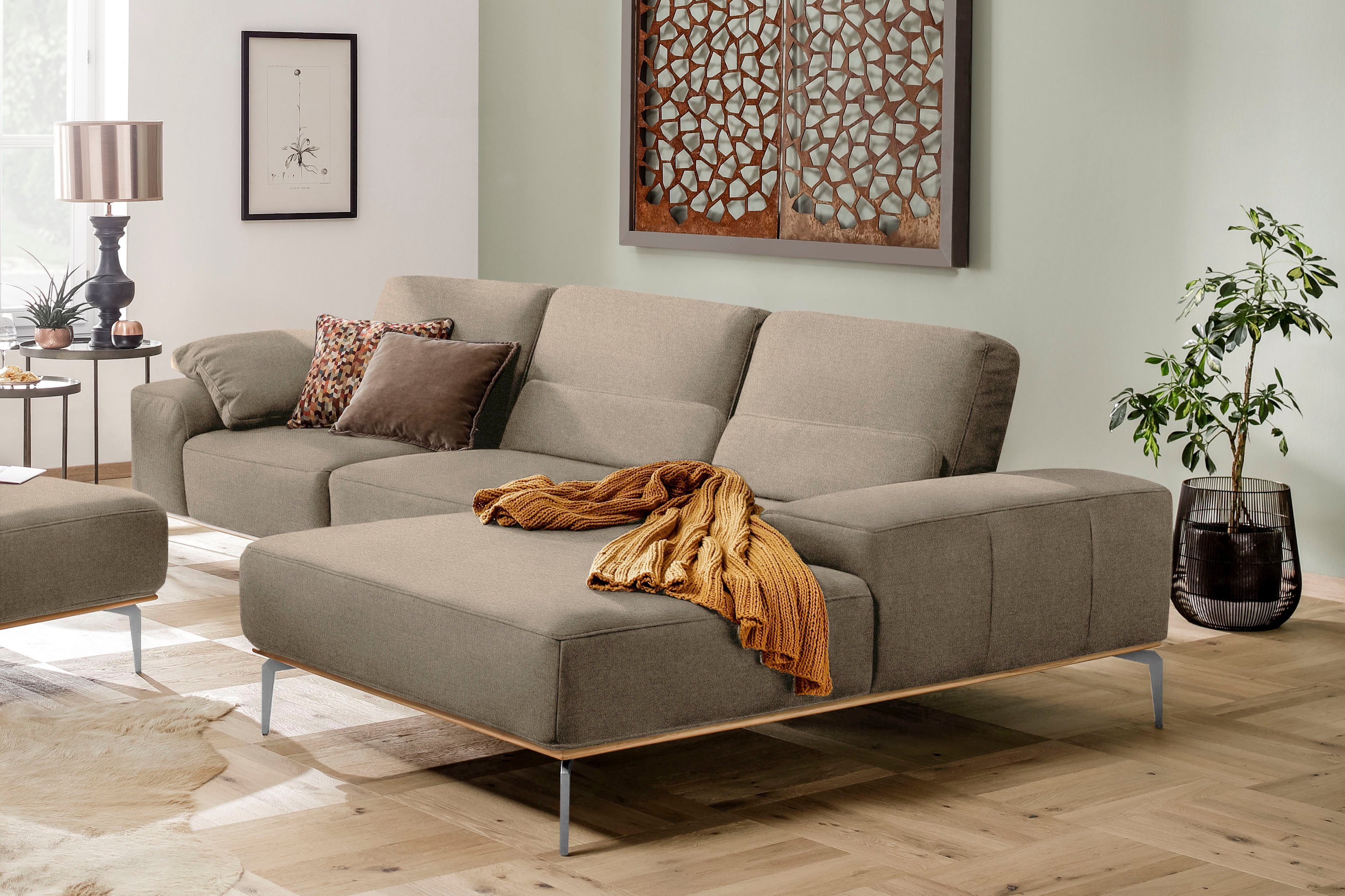 W.SCHILLIG Ecksofa run, Designsofa mit tollem Sitzkomfort, bequem, L-Form, mit elegantem Holzsockel, Füße in Chrom glänzend, Breite 319 cm