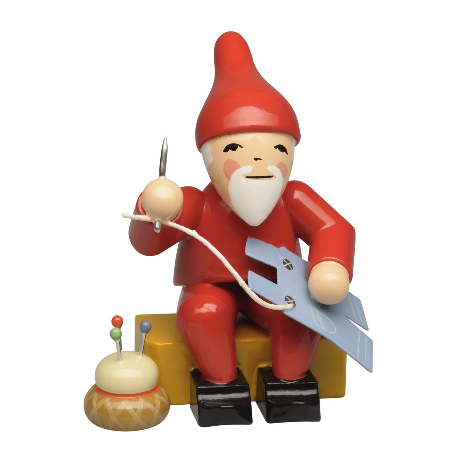 Wendt & Kühn Sammelfigur Heinzelmännchen mit Nadel und Faden 5243/23
