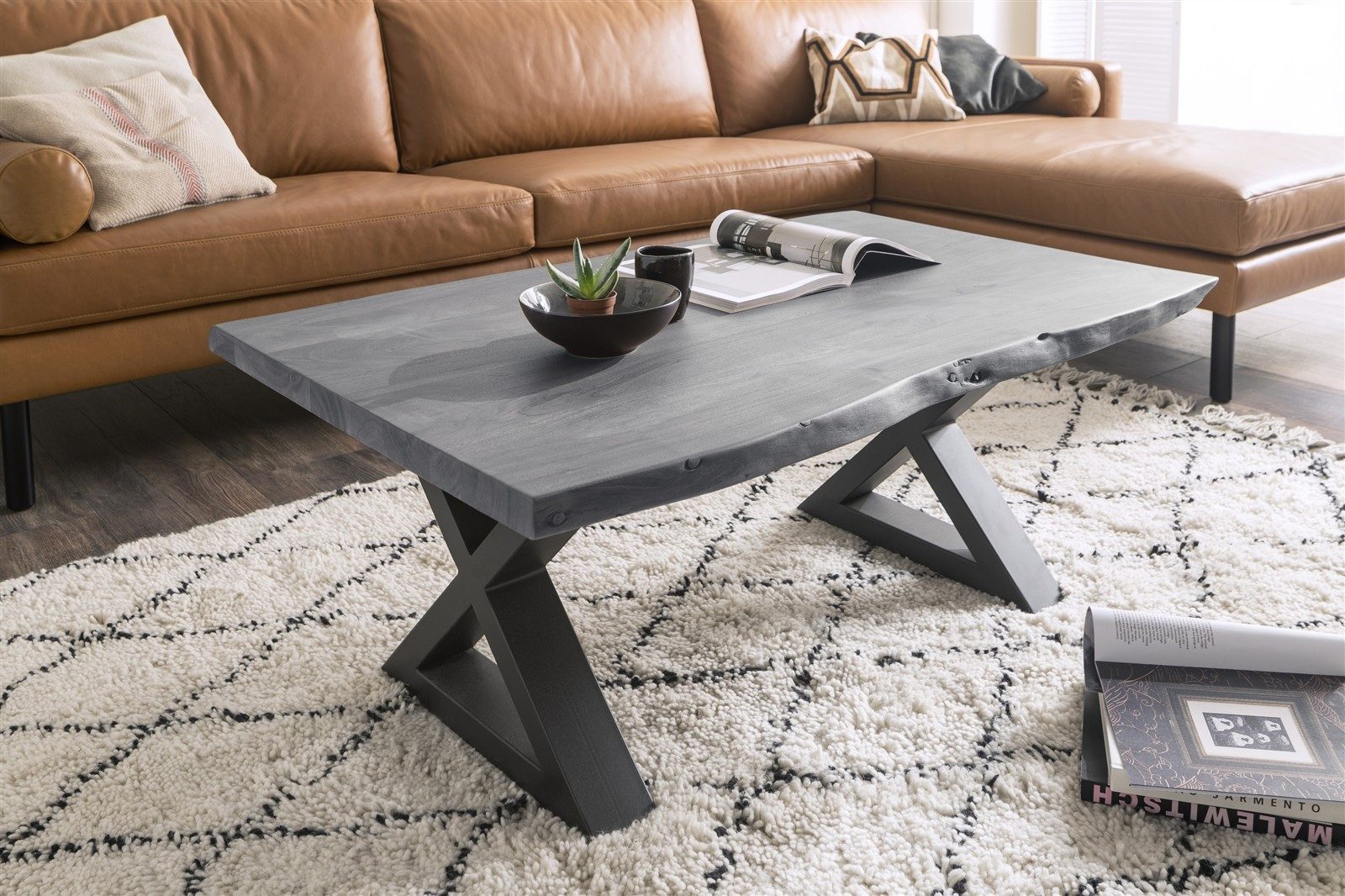 freiraum Couchtisch CARTAGENA, in Akazie grau, massiv lackiert - 110x45x70cm (BxHxT)