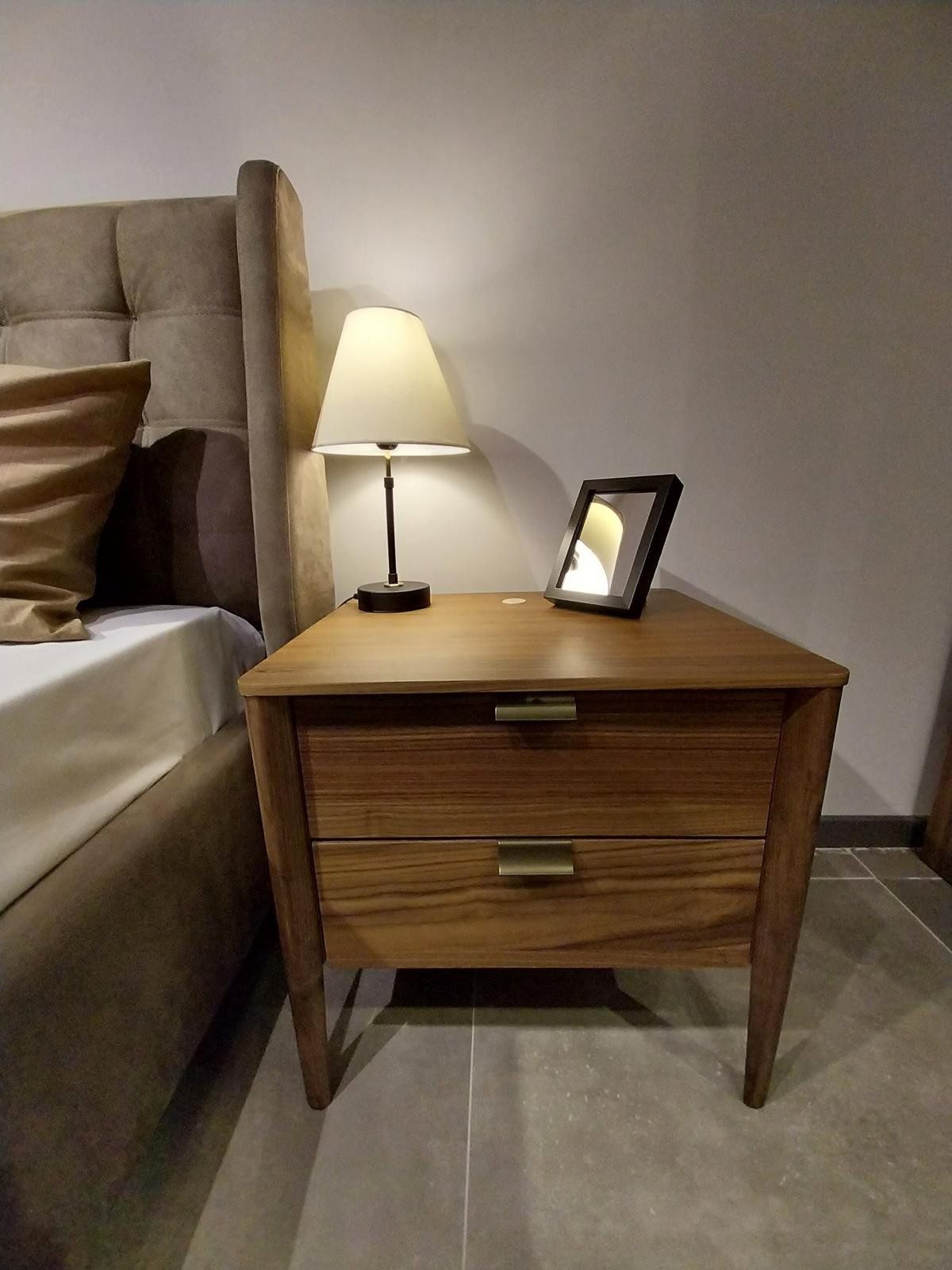 Xlmoebel Nachttisch Luxuriöser Beistelltisch im Art Deco Stil aus Holz, Made in Europa