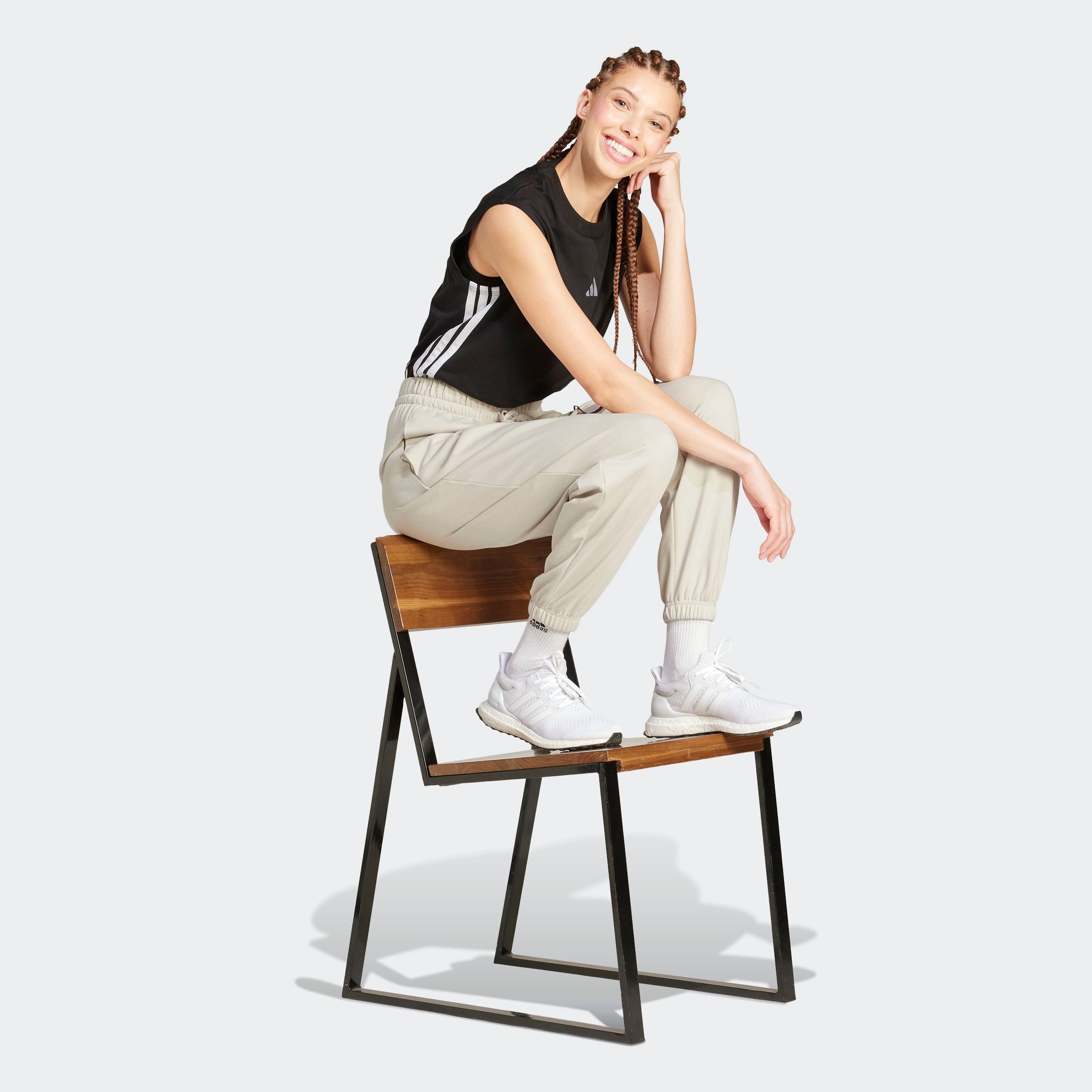adidas Sportswear Sporthose ESSENTIALS SMALL LOGO FRENCH TERRY CUFFED Locker geschnitten, hoher Bund, aus weichem French Terry Material