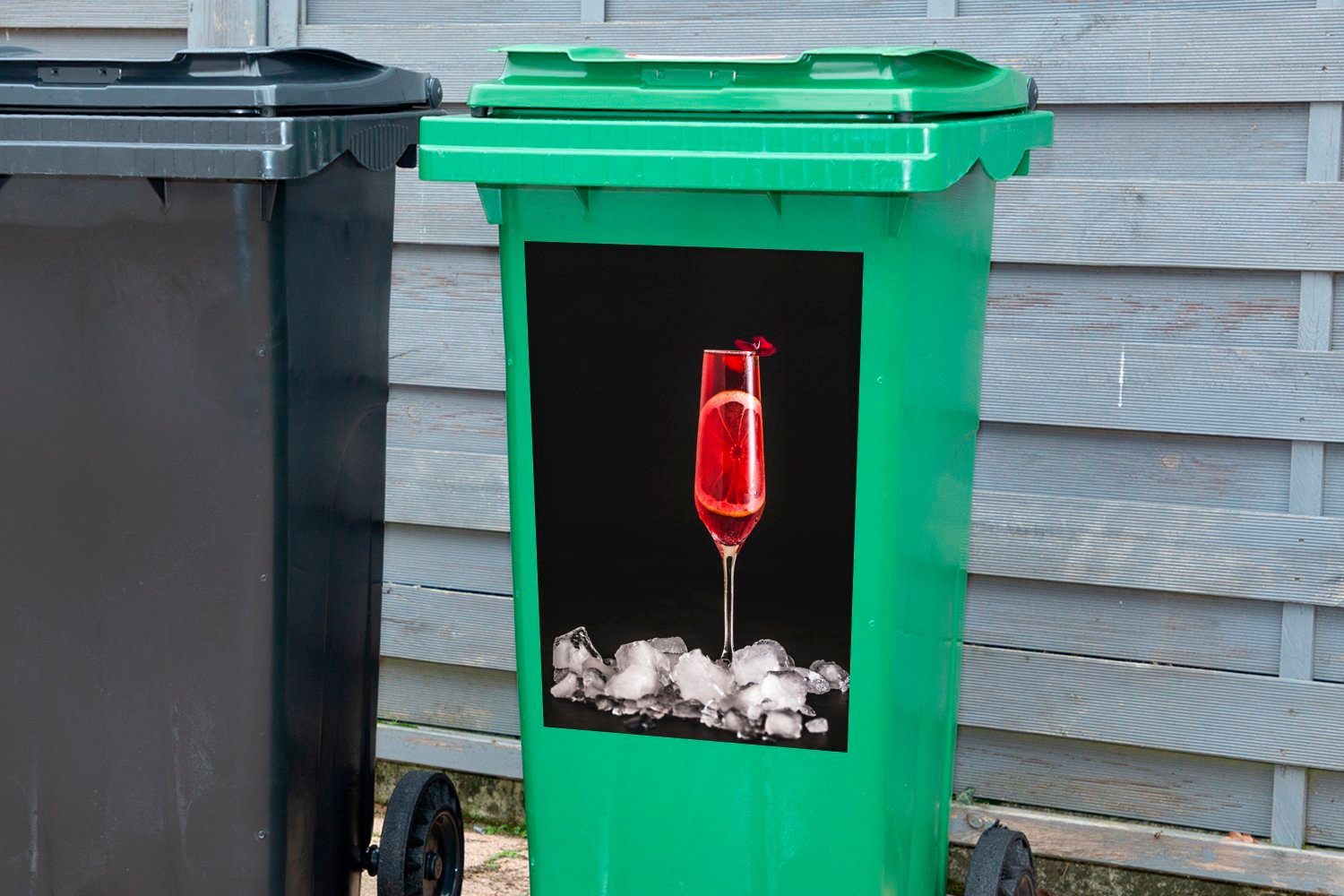 MuchoWow Wandsticker Getränk (1 Container, Sticker, Mülleimer-aufkleber, St), mit Orange rotes Glas Abfalbehälter Mülltonne