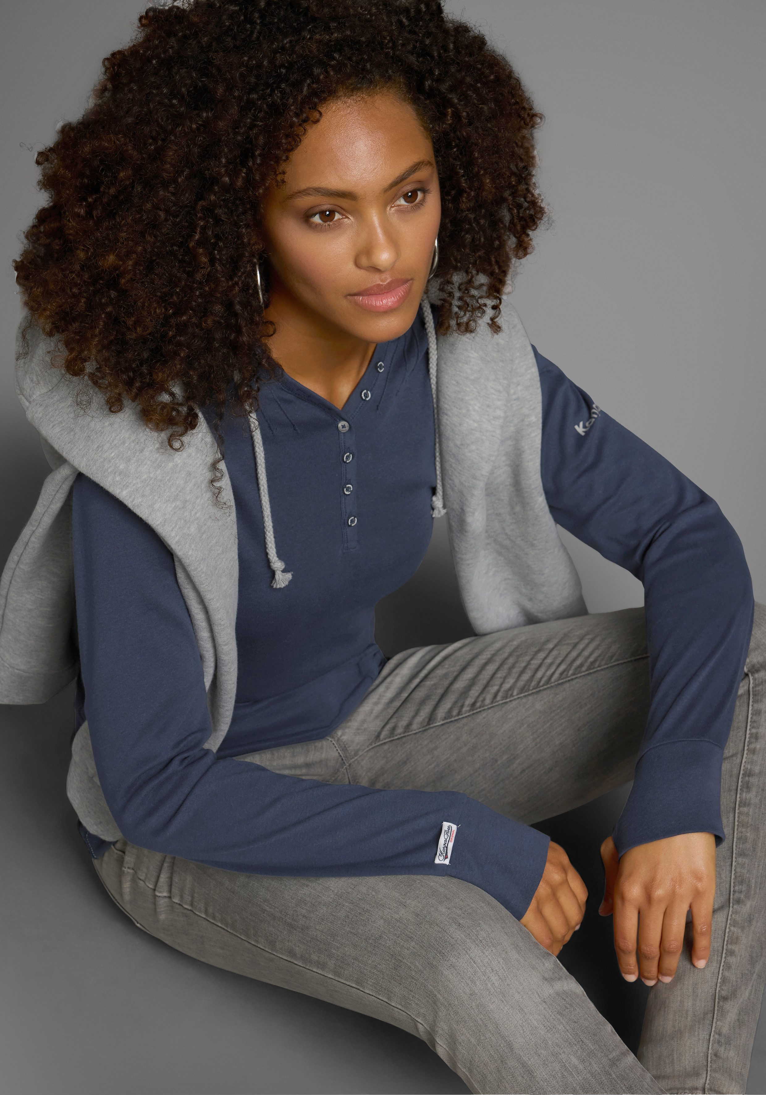 KangaROOS Kapuzenshirt Langarm mit Daumenlöchern, figurbetonter Schnitt, au günstig online kaufen