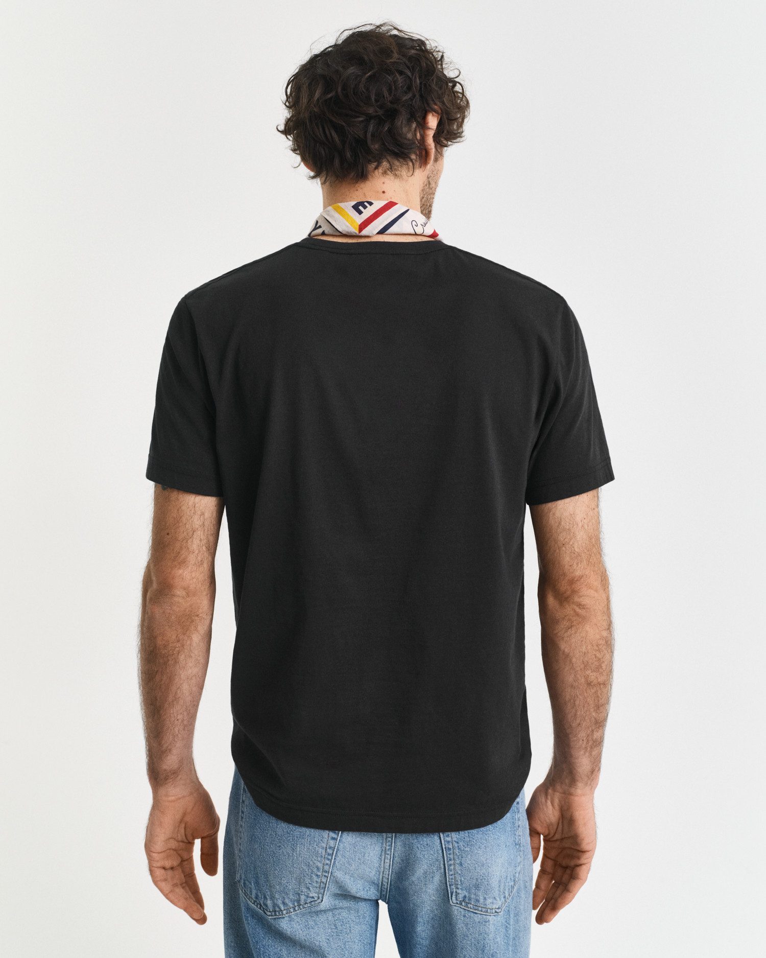 Gant T-Shirt REG SHIELD SS T-SHIRT mit Logostickerei auf der Brust