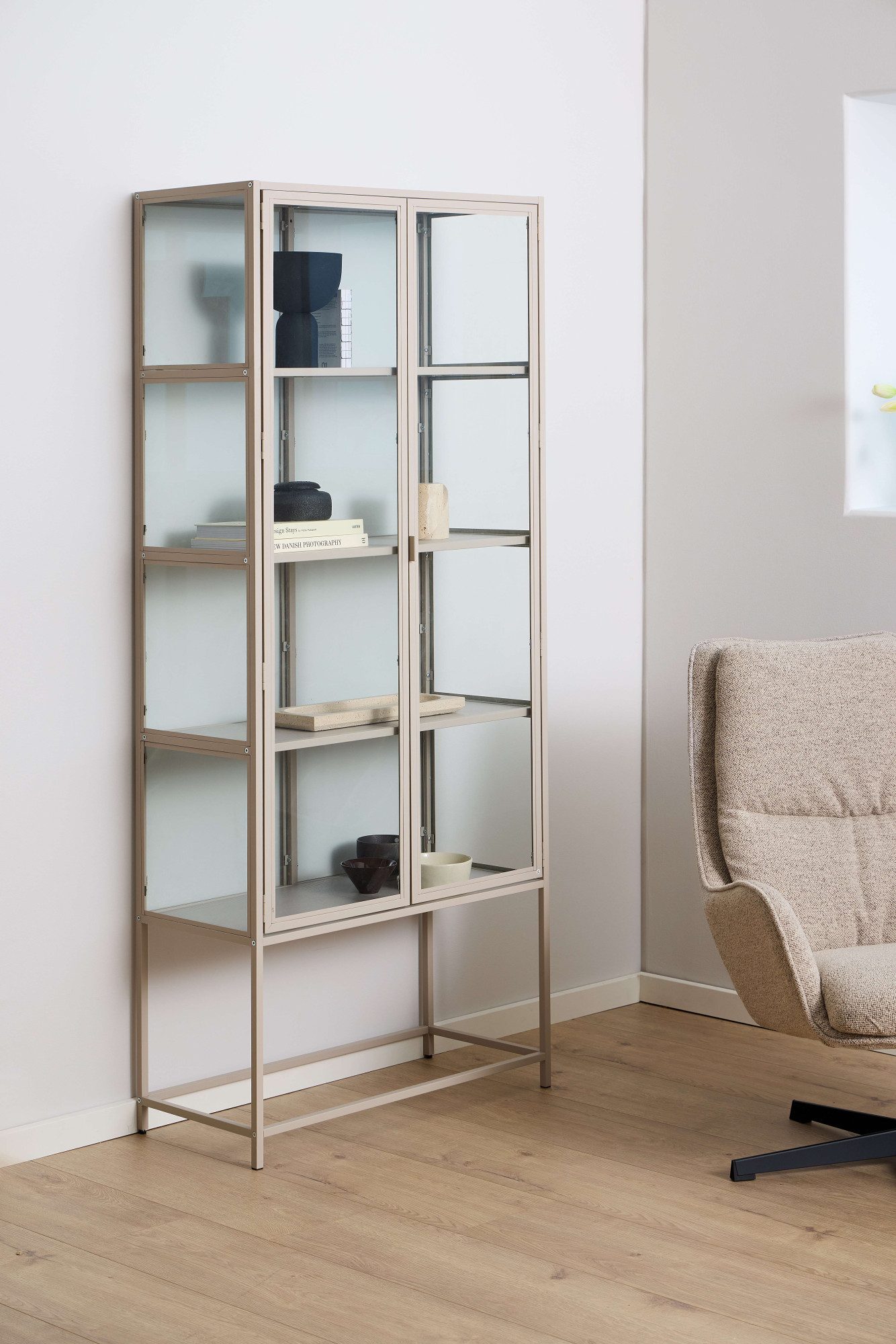ACTONA GROUP Glasvitrine Seaford, Vitrine Vitrine, grauer Stahl, Oberboden und 4 Einlegeböden, 77x 35 x 185,6 cm
